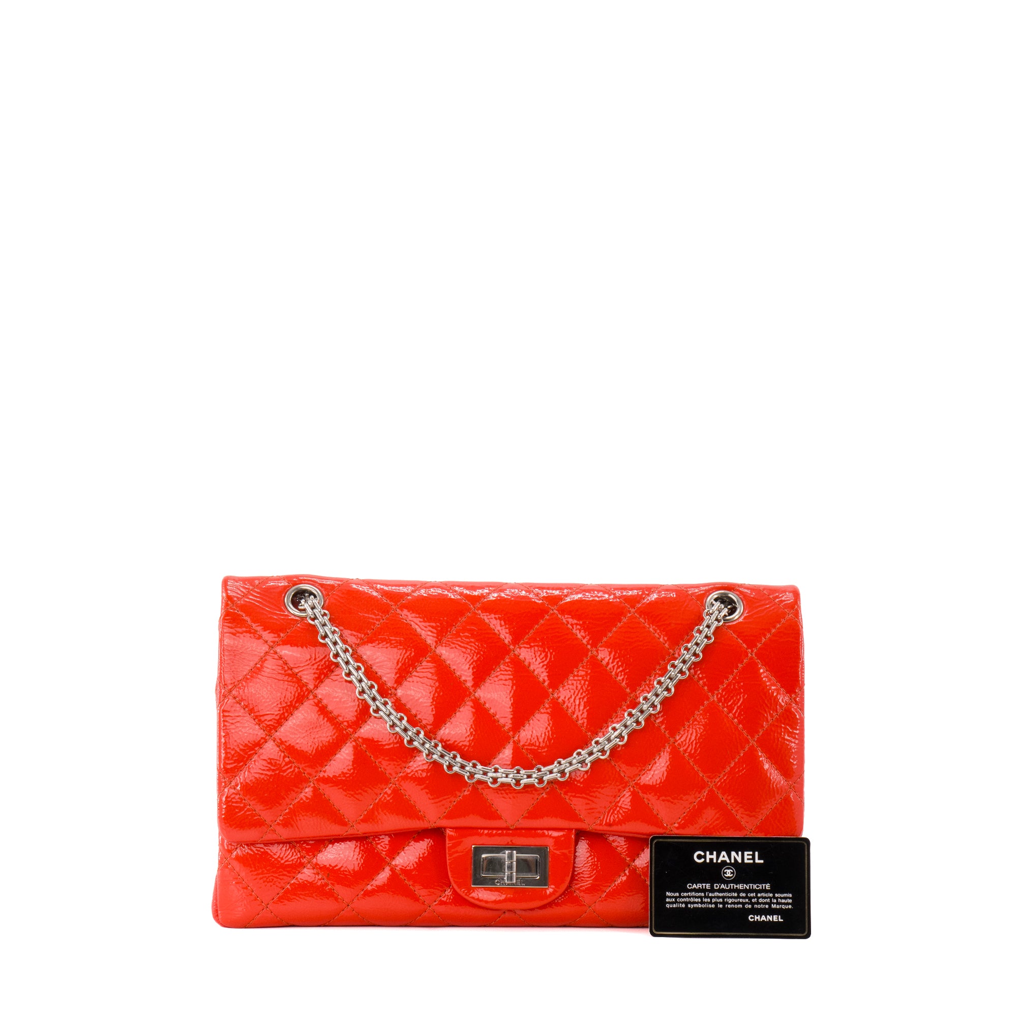 CHANEL - Sac à bandoulière 2.55 Maxi Jumbo Chanel en cuir verni orange