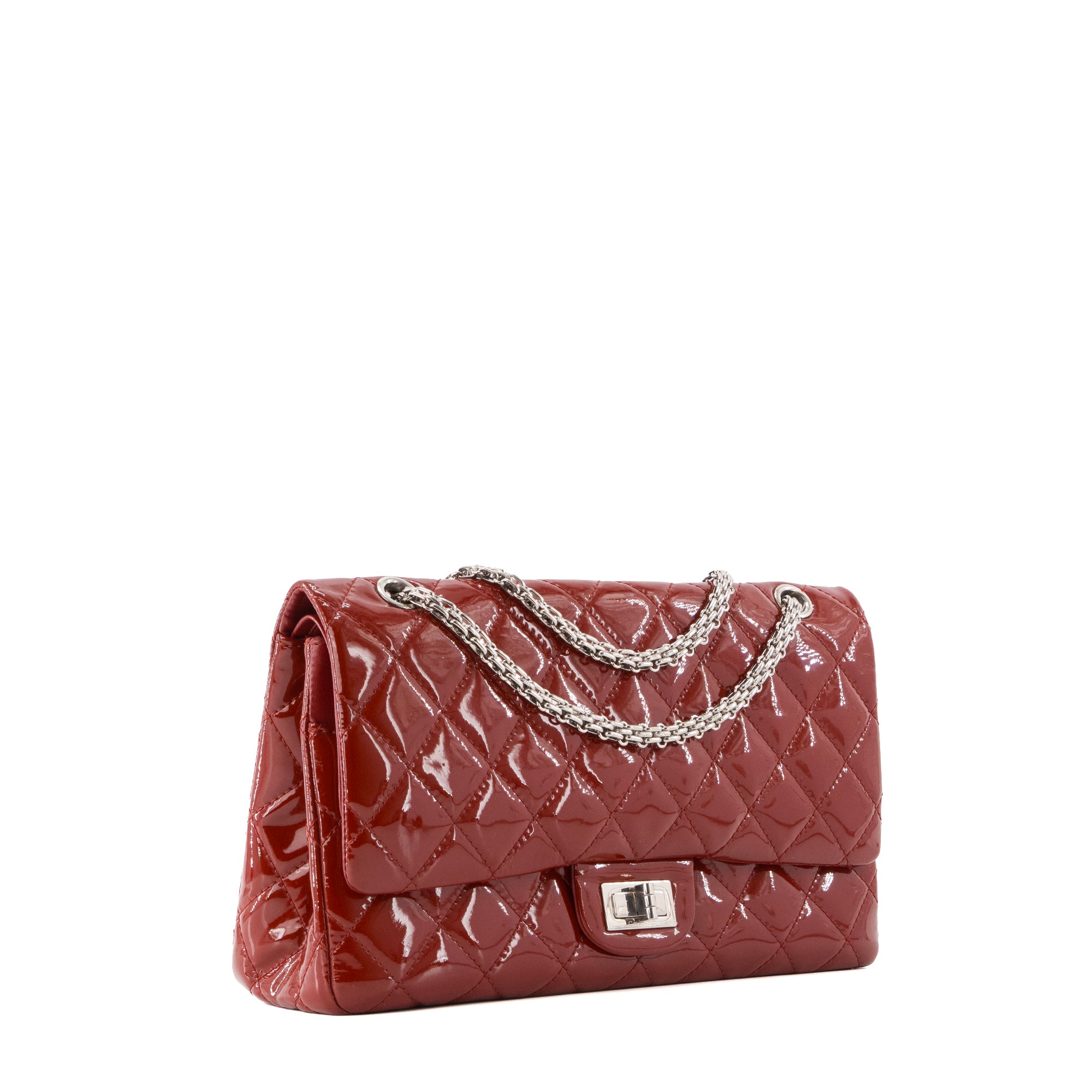 CHANEL - Sac à bandoulière 2.55 Jumbo Chanel en cuir verni rouge