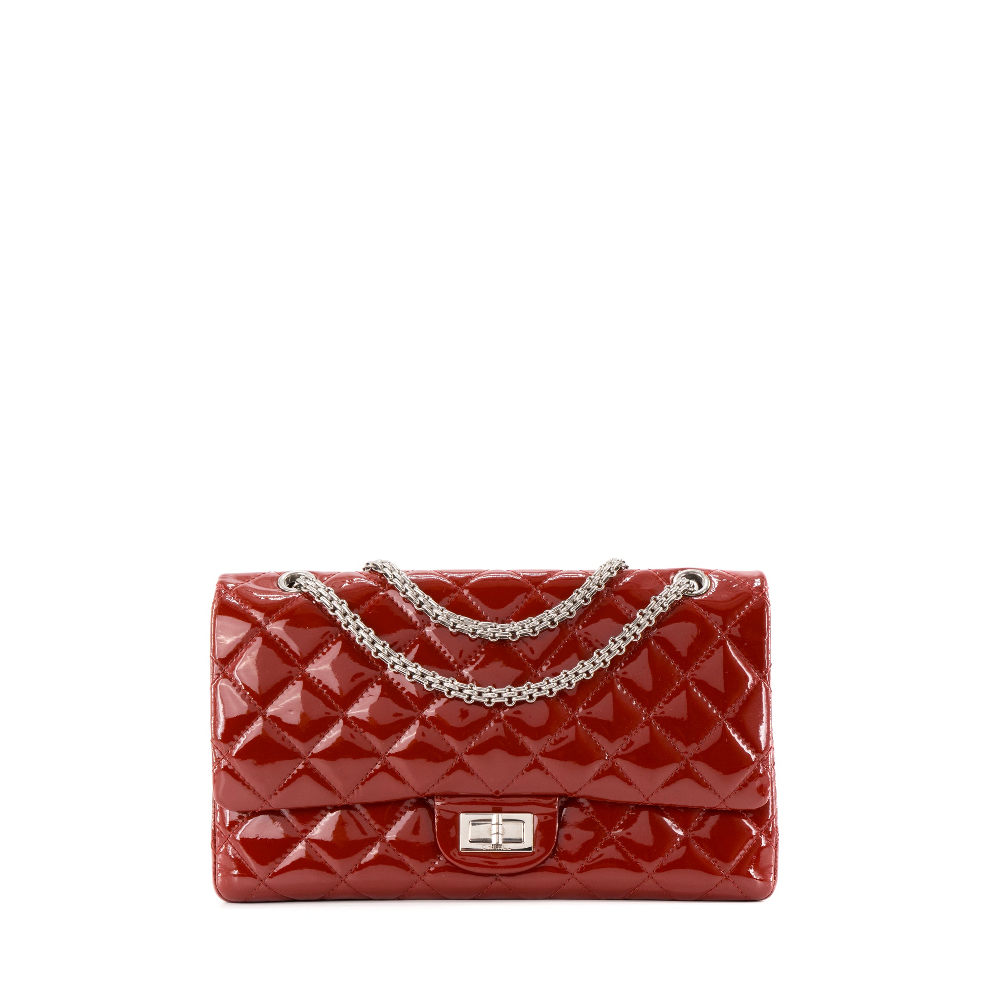 CHANEL - Sac à bandoulière 2.55 Jumbo Chanel en cuir verni rouge