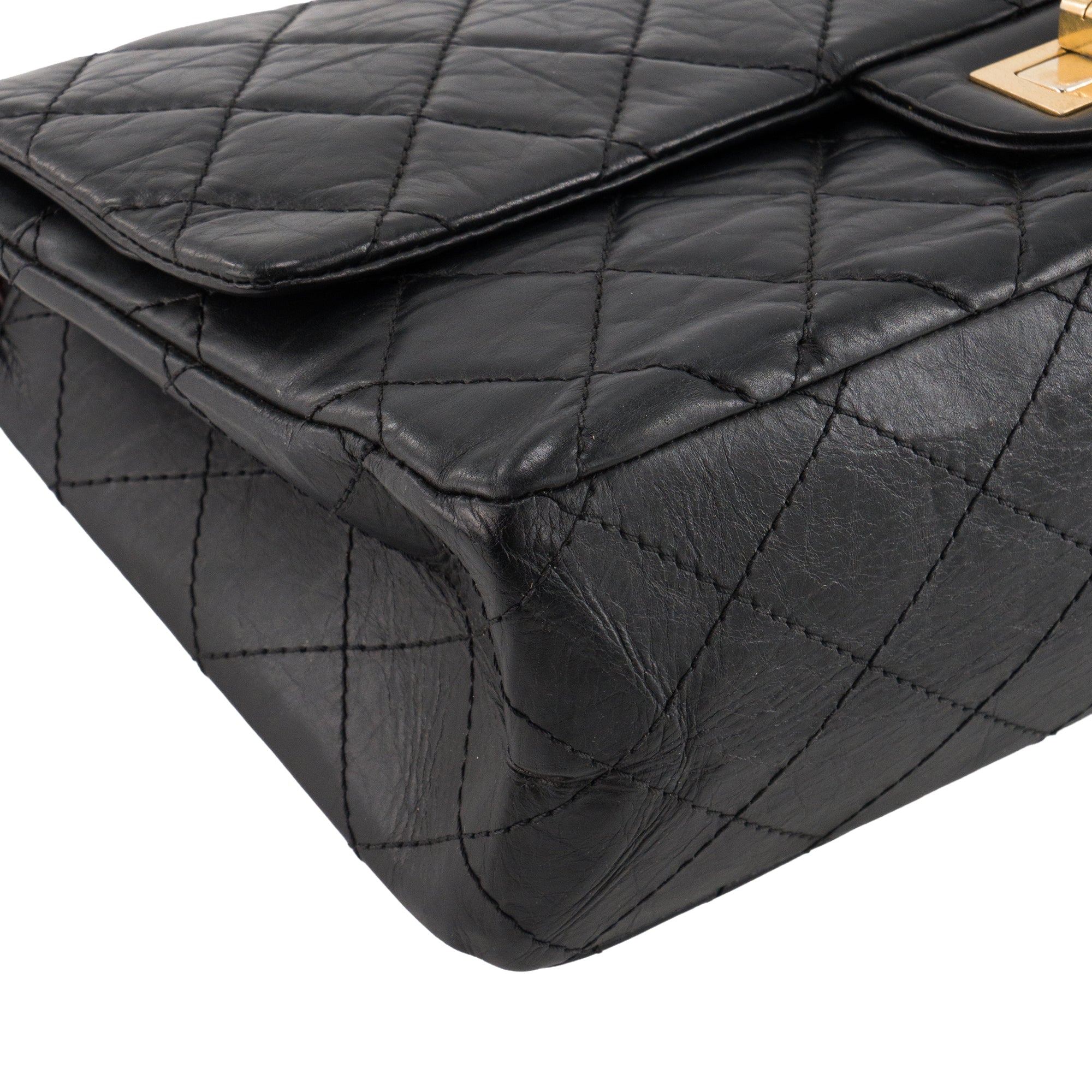 CHANEL - Sac à bandoulière 2.55 Large Chanel en cuir froissé noir