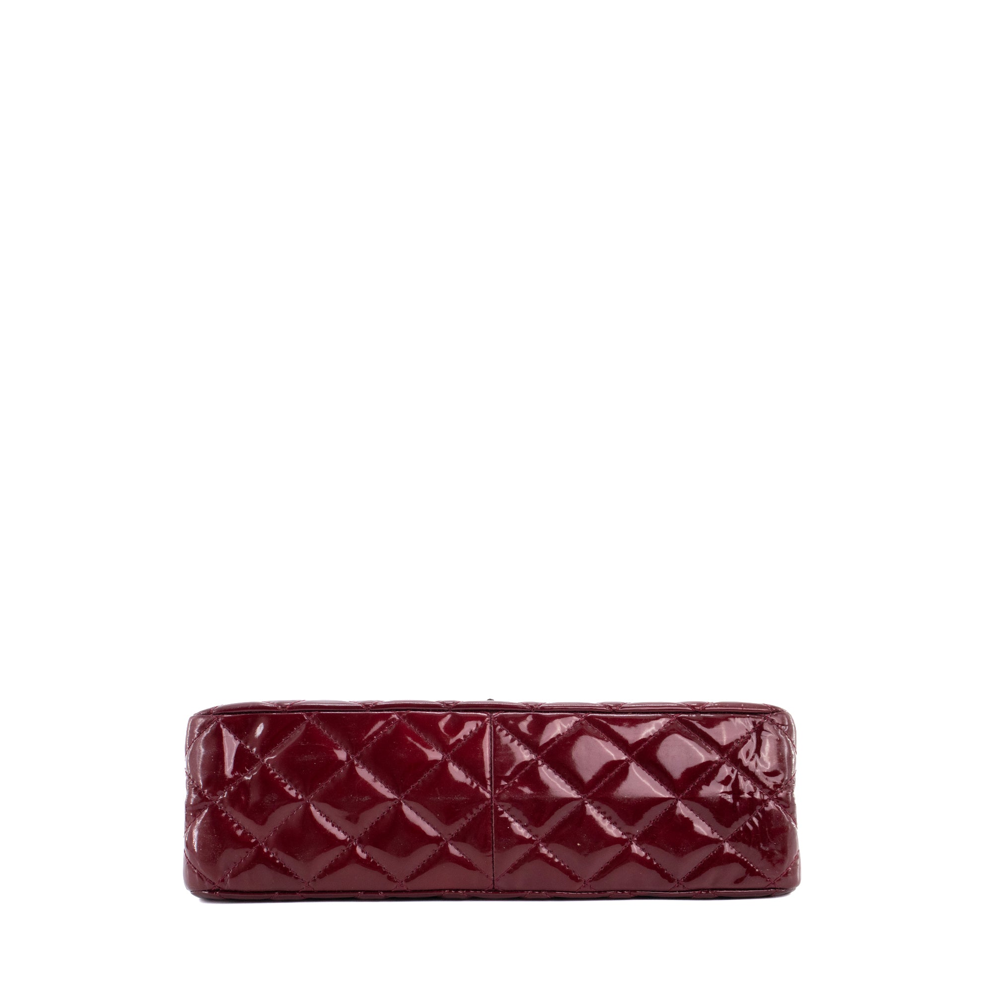 CHANEL - Sac à bandoulière 2.55 large Chanel en cuir verni bordeaux