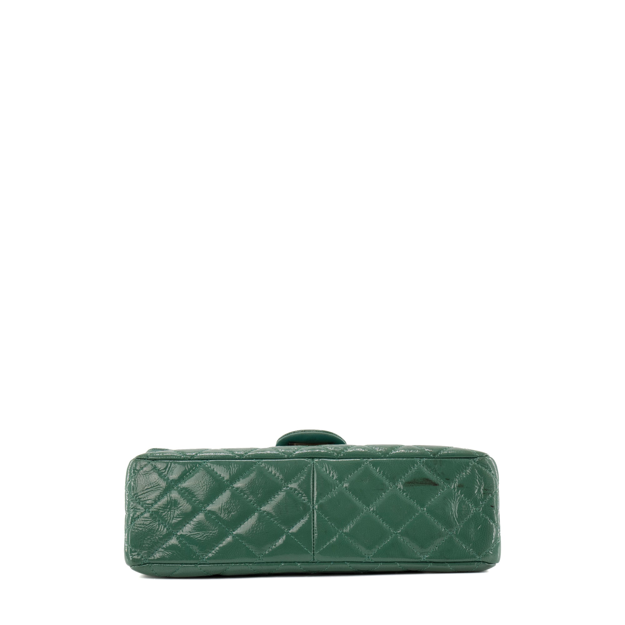 CHANEL - Sac à bandoulière 2.55 Large Chanel en cuir verni vert