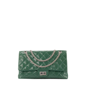 CHANEL - Sac à bandoulière 2.55 Large Chanel en cuir verni vert