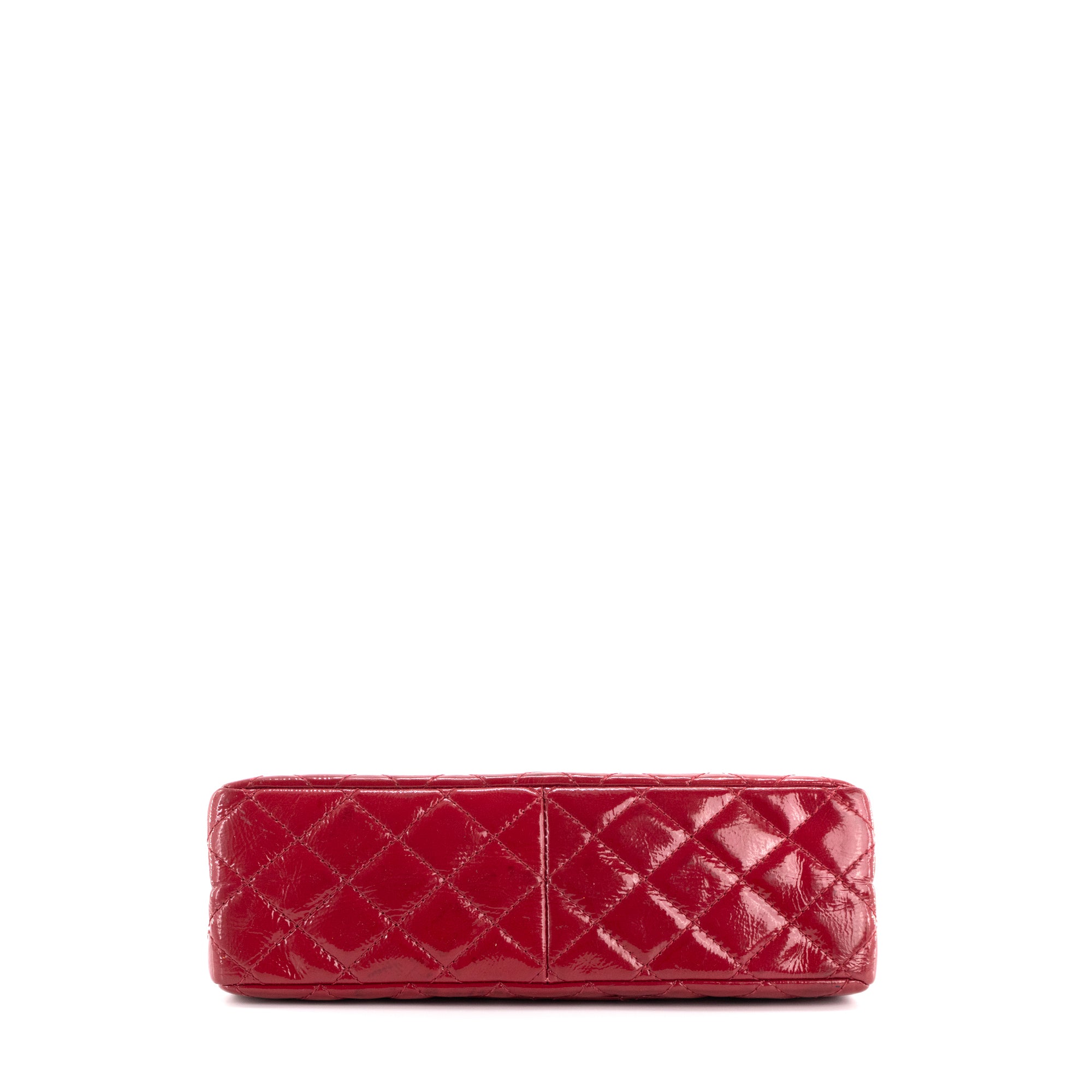 CHANEL - Sac à bandoulière 2.55 medium Chanel en cuir froissé verni rouge