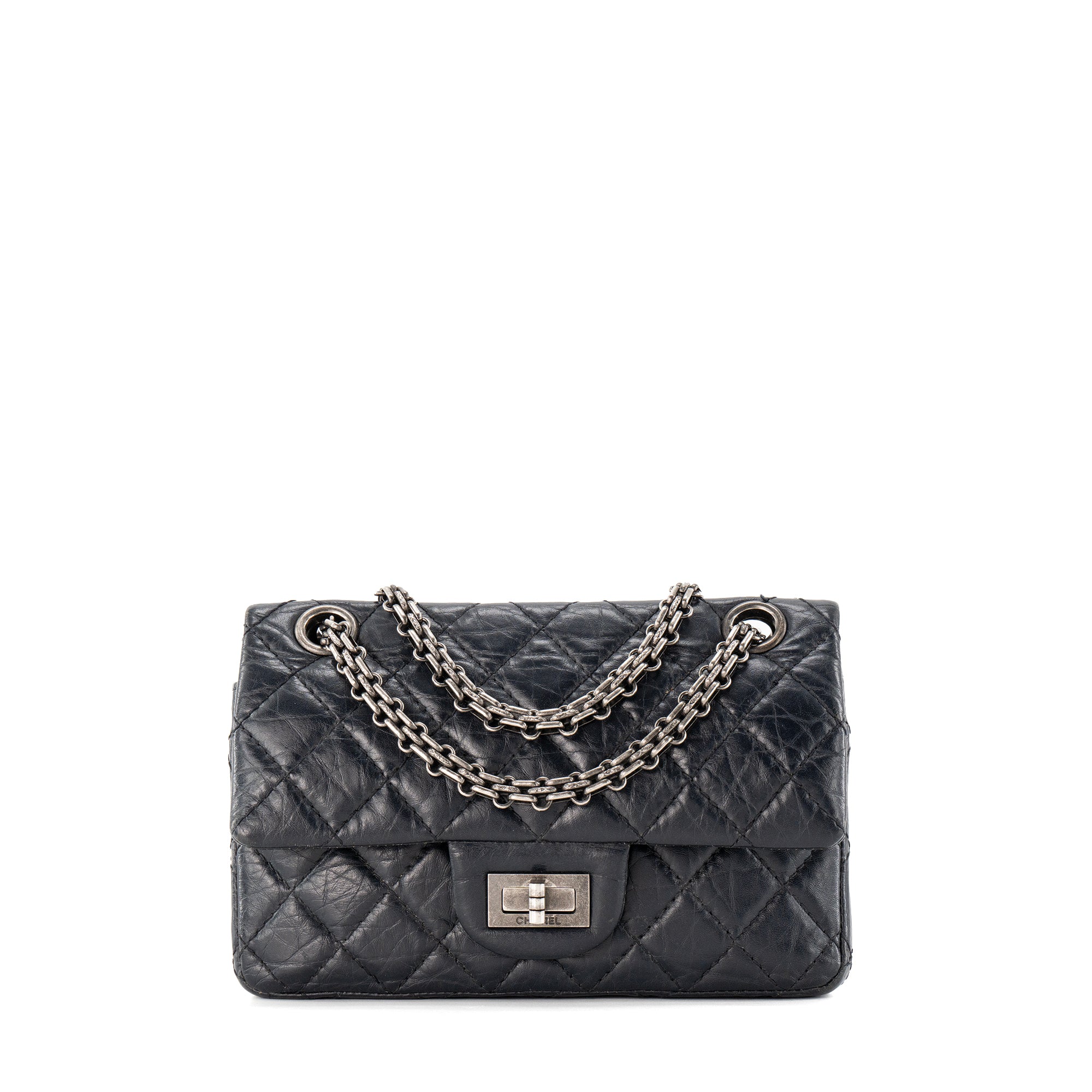 CHANEL - Sac à bandoulière 2.55 mini Chanel en cuir froissé bleu nuit
