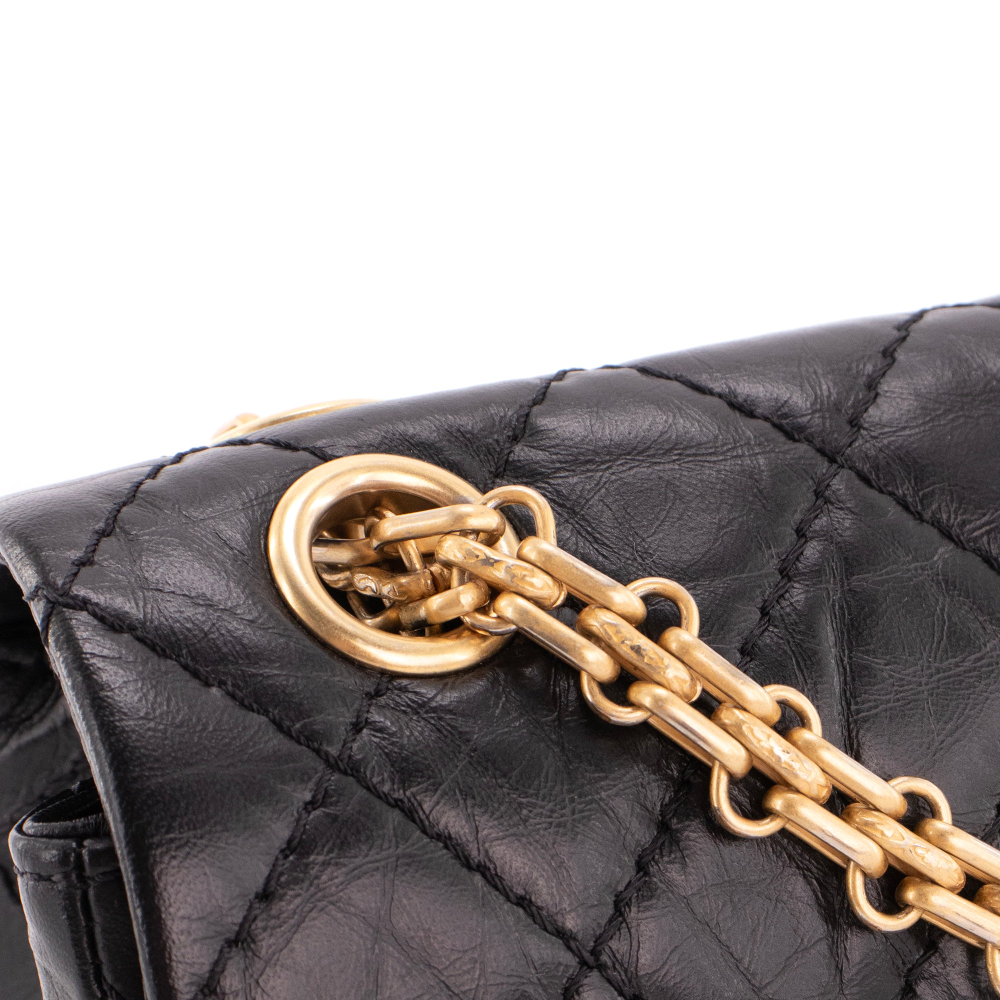CHANEL - Sac à bandoulière 2.55 mini rectangle Chanel en cuir froissé noir