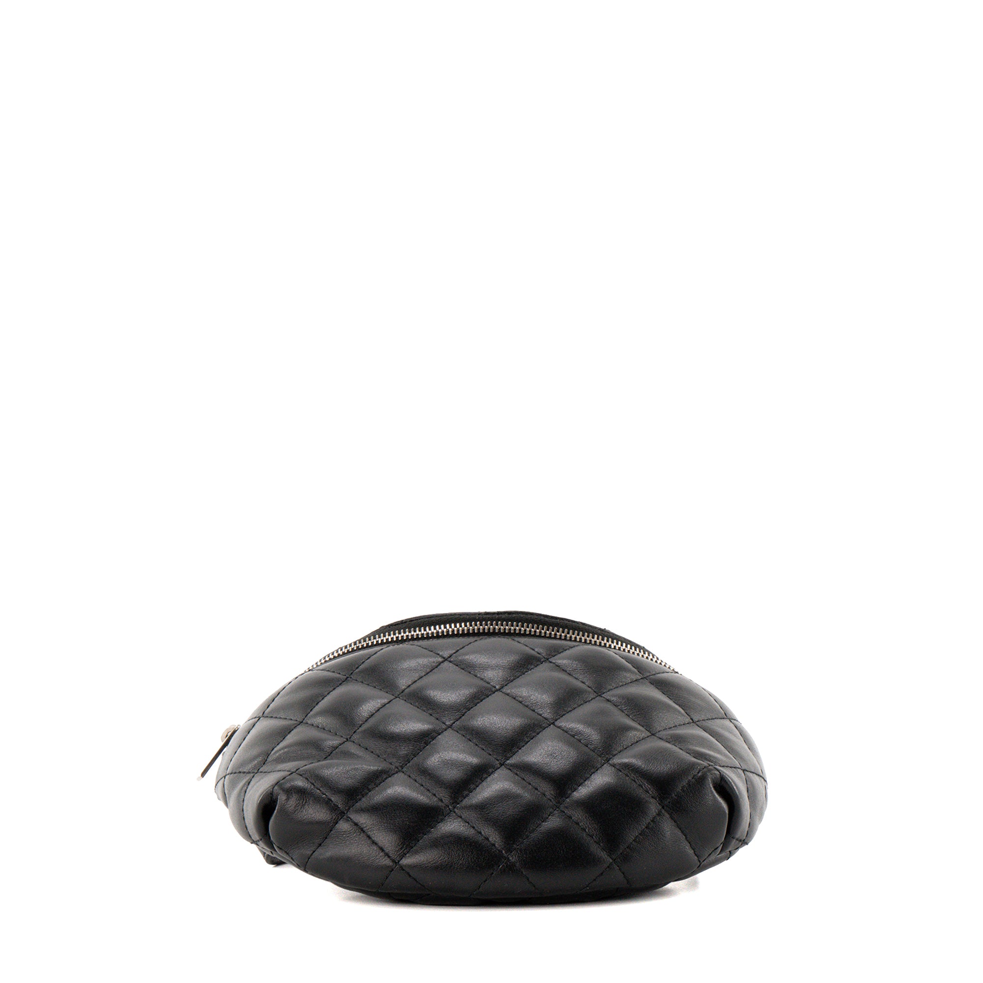 CHANEL - Sac ceinture Chanel en cuir lisse noir
