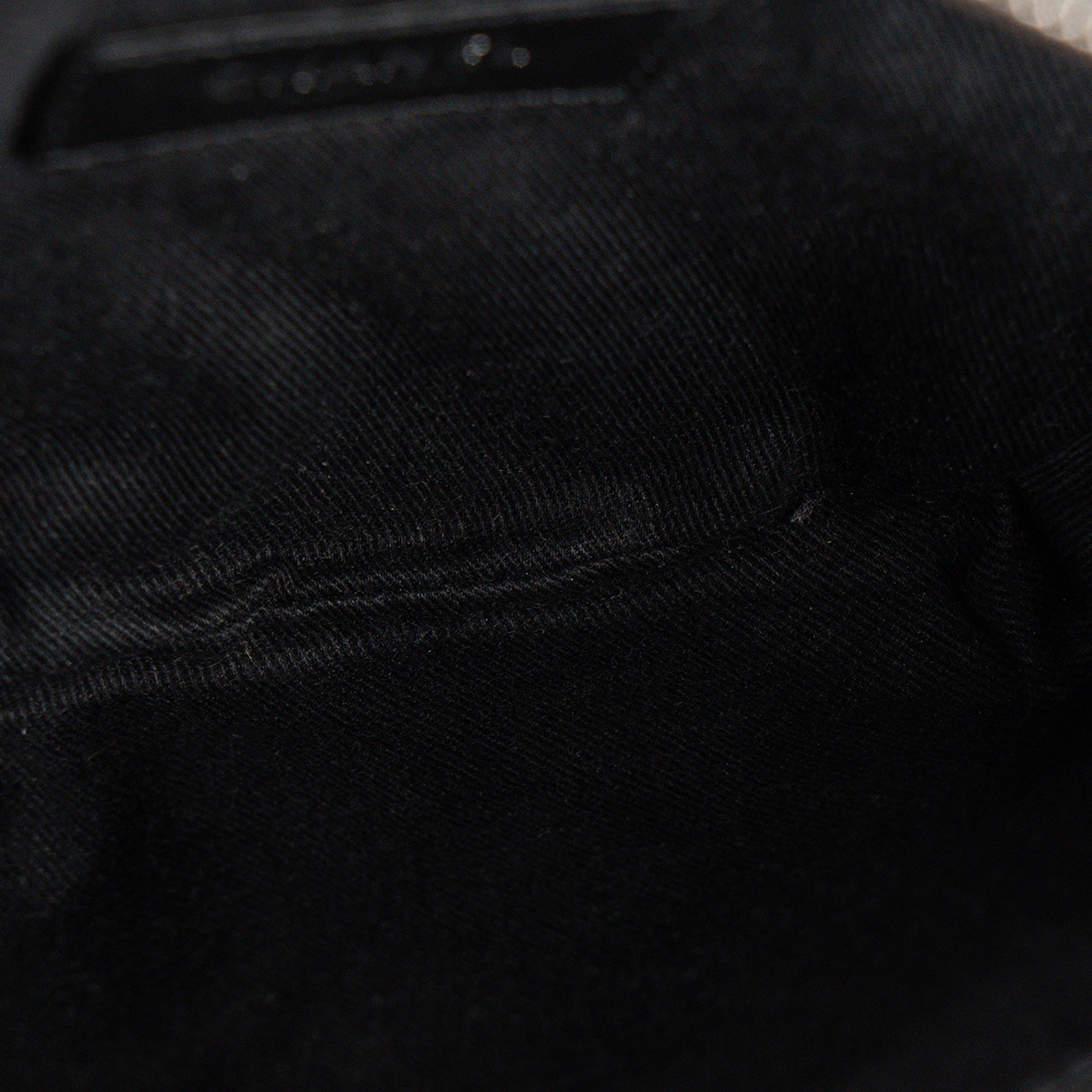 CHANEL - Sac ceinture Chanel en cuir lisse noir