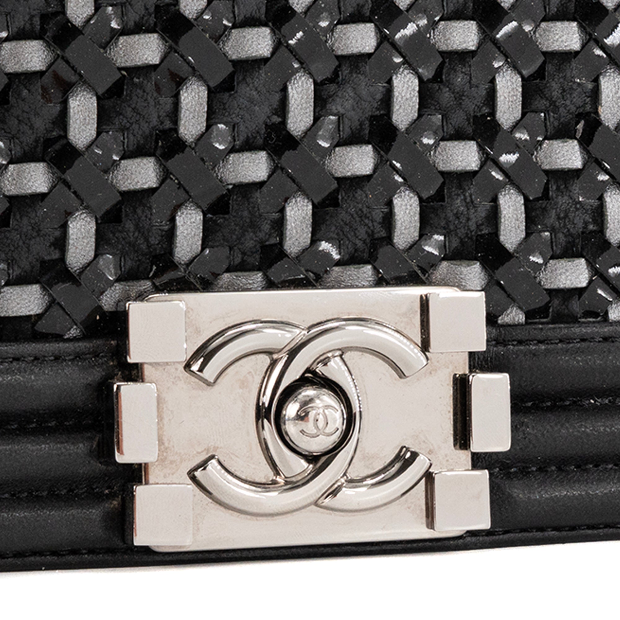 CHANEL - Sac à bandoulière Boy Chanel en cuir noir édition limitée