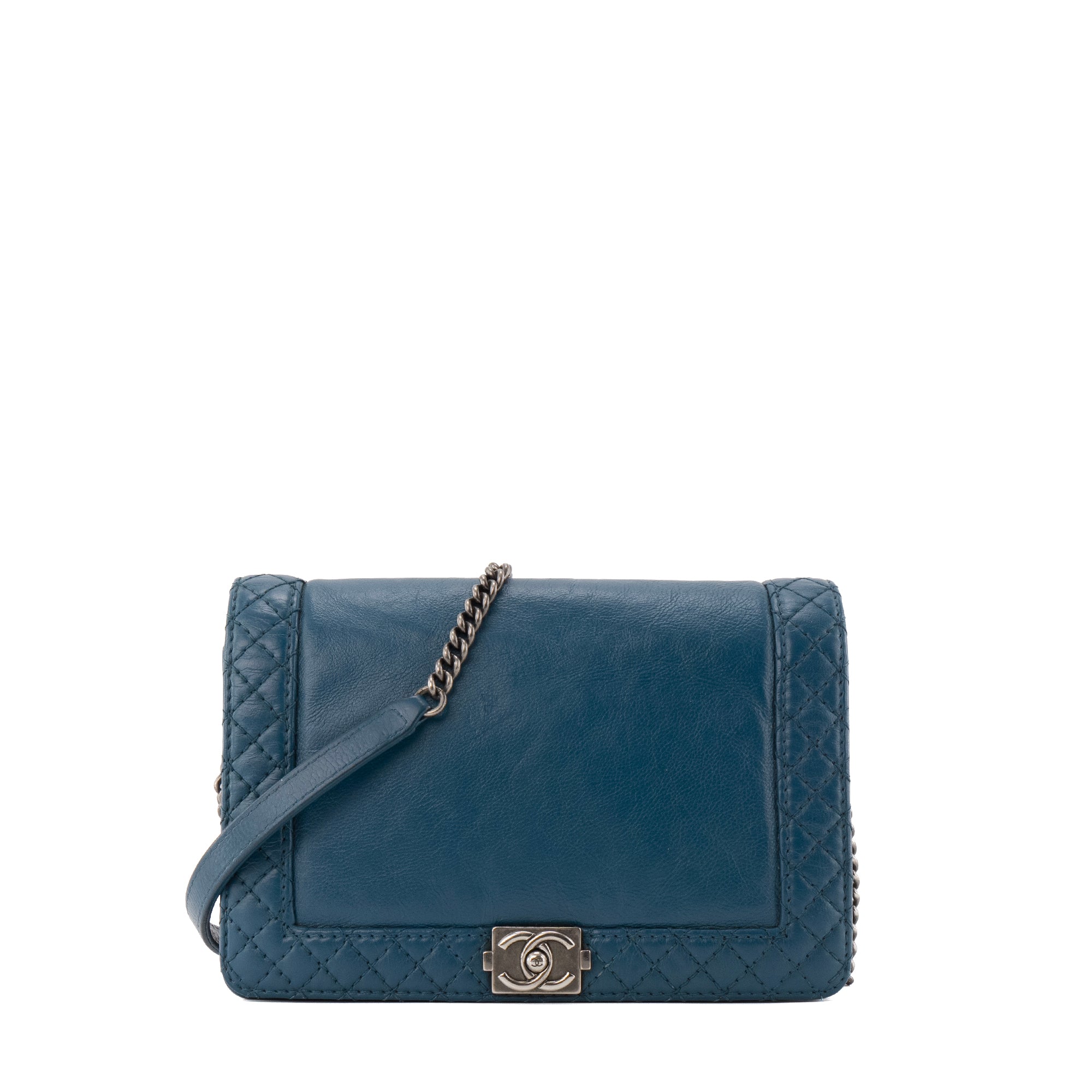 CHANEL - Sac à bandoulière Boy Chanel en cuir bleu