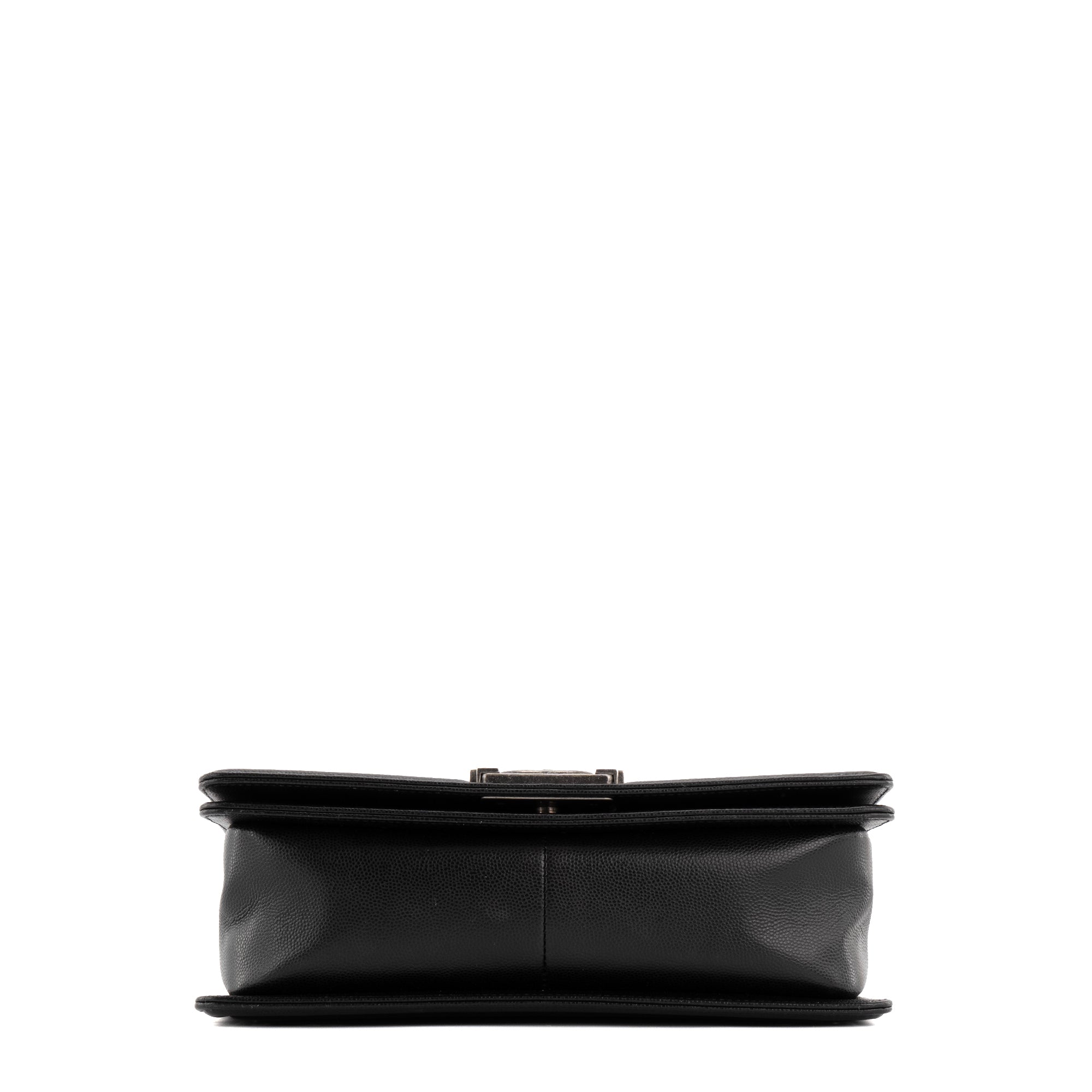 CHANEL - Sac à bandoulière Boy Chanel en cuir caviar noir