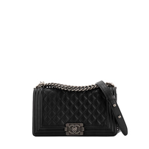 CHANEL - Sac à bandoulière Boy Chanel en cuir caviar noir