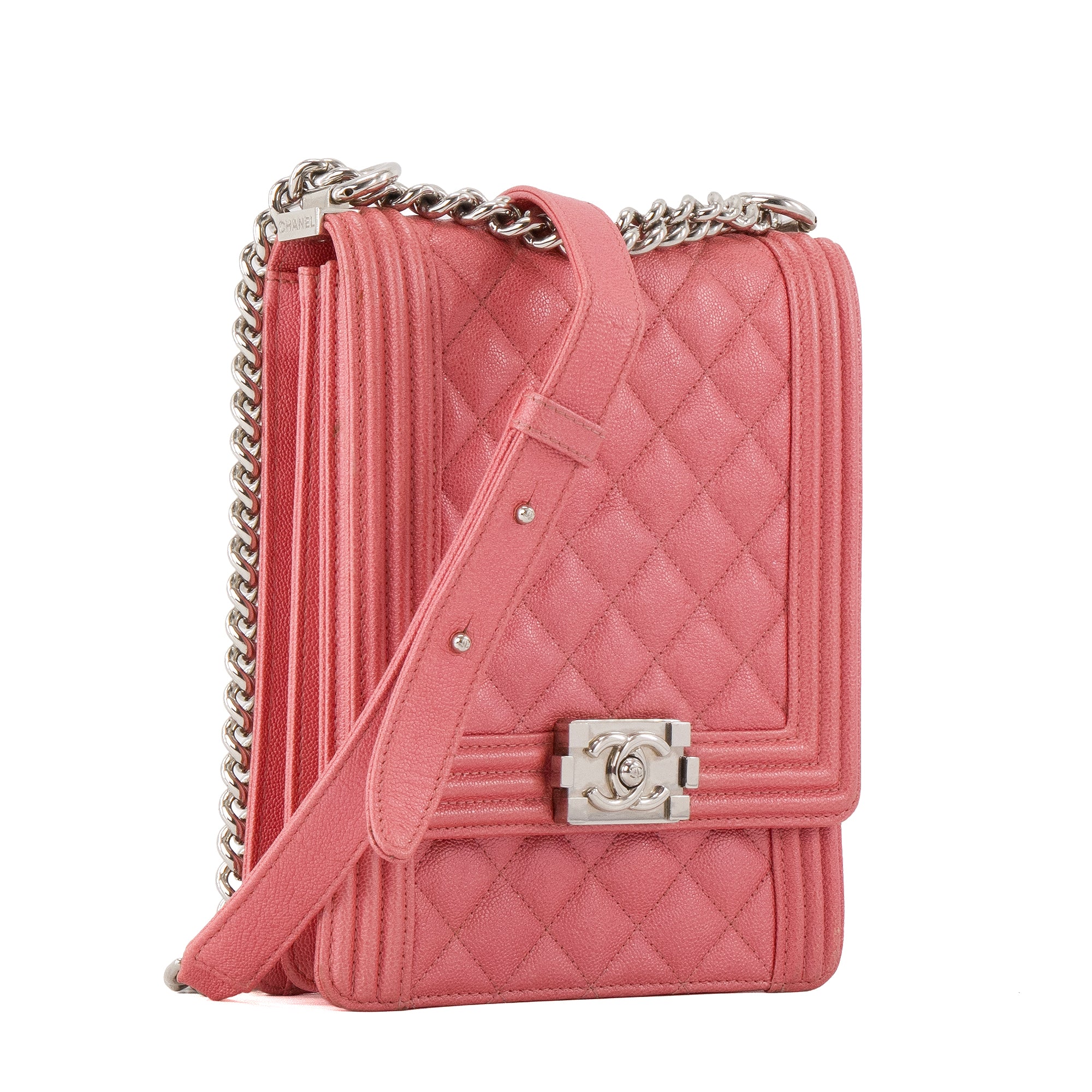 CHANEL - Sac à bandoulière North South Boy Chanel en cuir caviar rose irisé