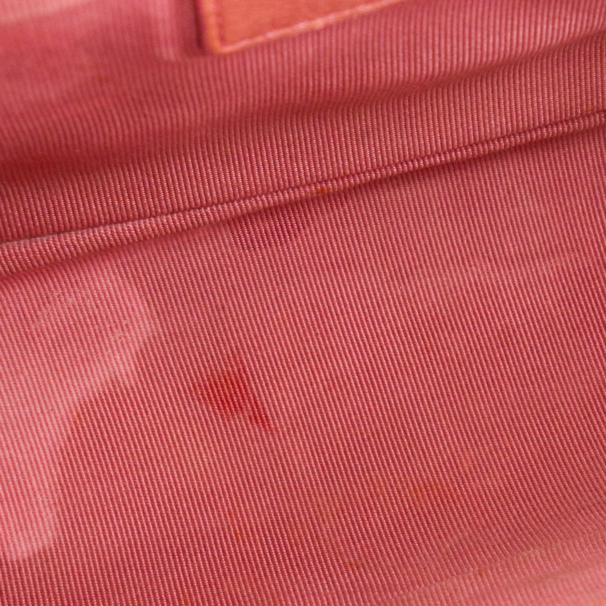 CHANEL - Sac à bandoulière Boy Chanel en cuir caviar rose