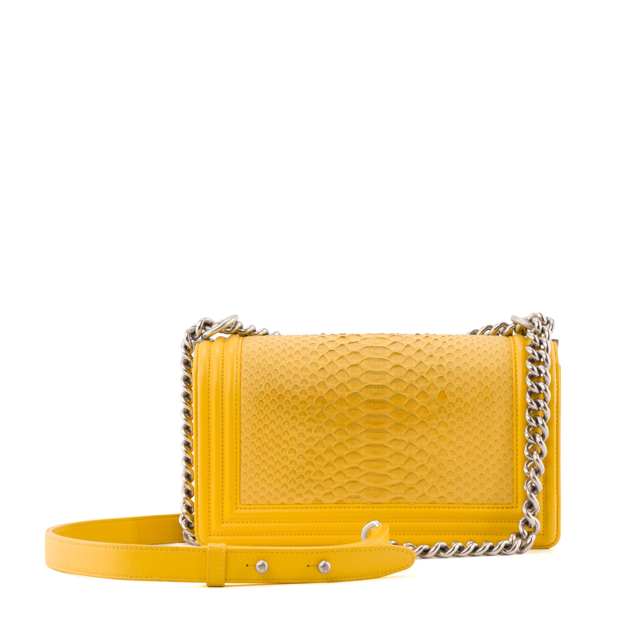 CHANEL - Sac à bandoulière Boy medium Chanel en cuir exotique python jaune