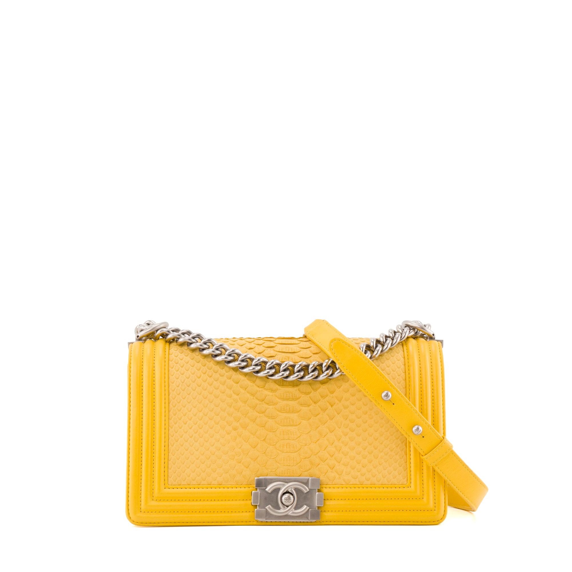 CHANEL - Sac à bandoulière Boy medium Chanel en cuir exotique python jaune