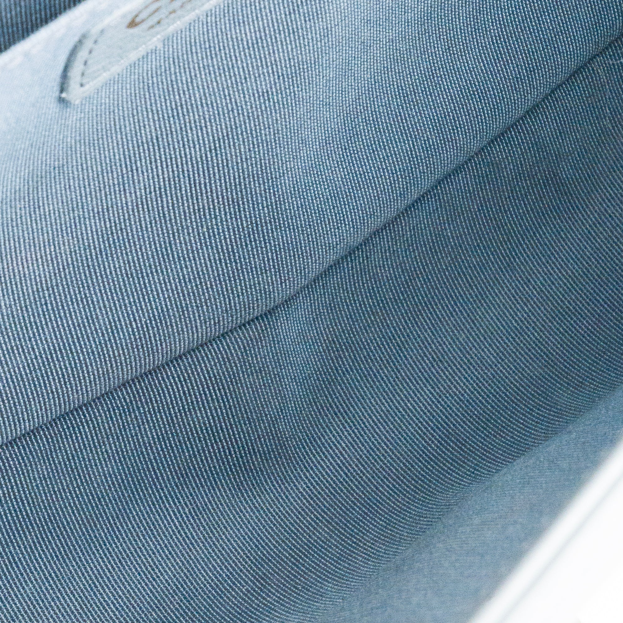 CHANEL - Sac à bandoulière Boy Chanel en cuir lisse bleu gris