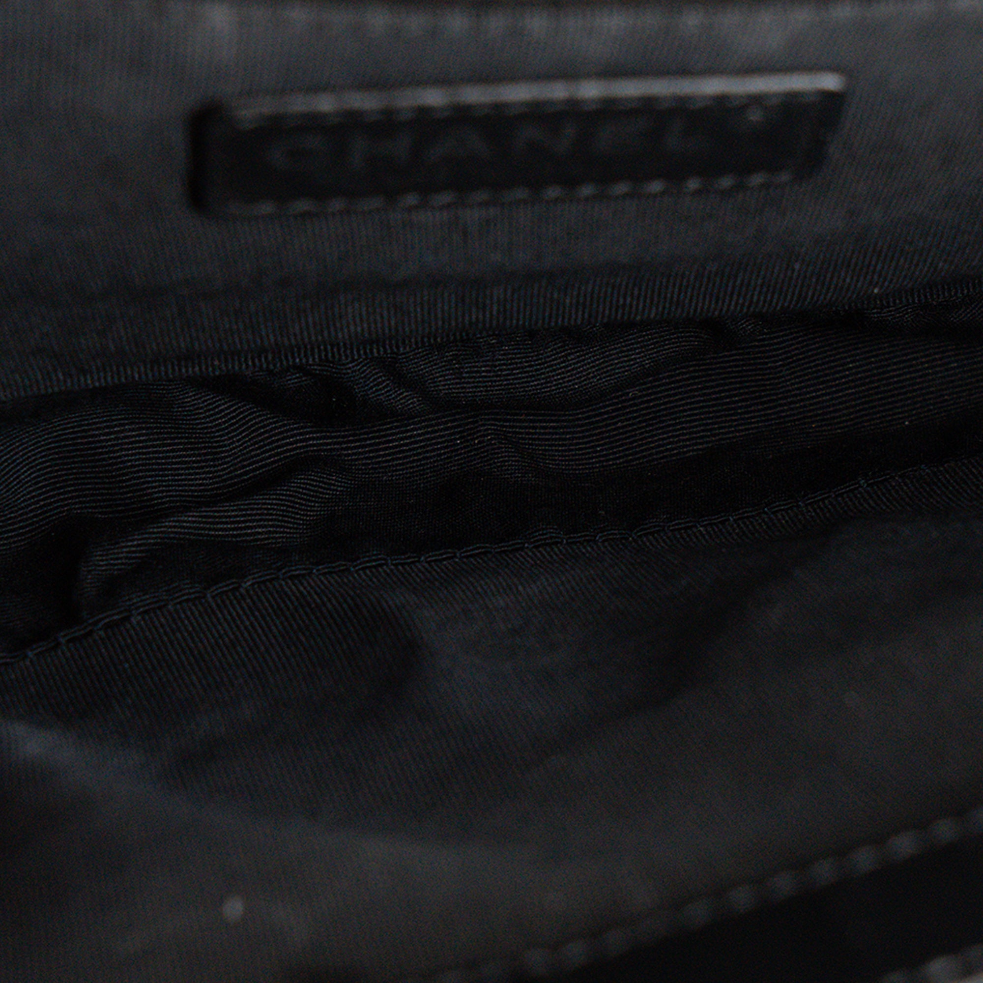 CHANEL - Sac à bandoulière Boy mini Chanel en cuir lisse noir