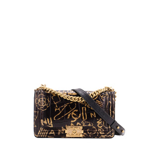 CHANEL - Sac à bandoulière Boy Graffiti Chanel en cuir embossé croco noir