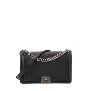CHANEL - Sac à bandoulière Boy Large Chanel en cuir caviar noir