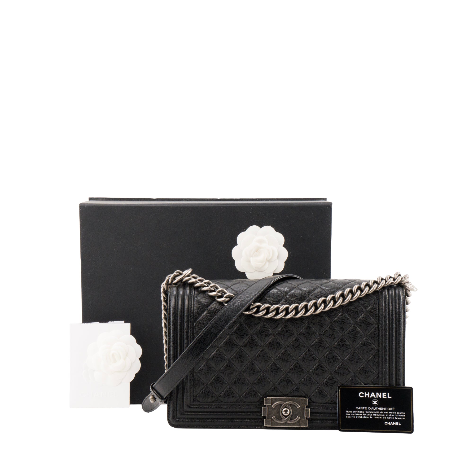 CHANEL - Sac à bandoulière Boy Large Chanel en cuir caviar noir