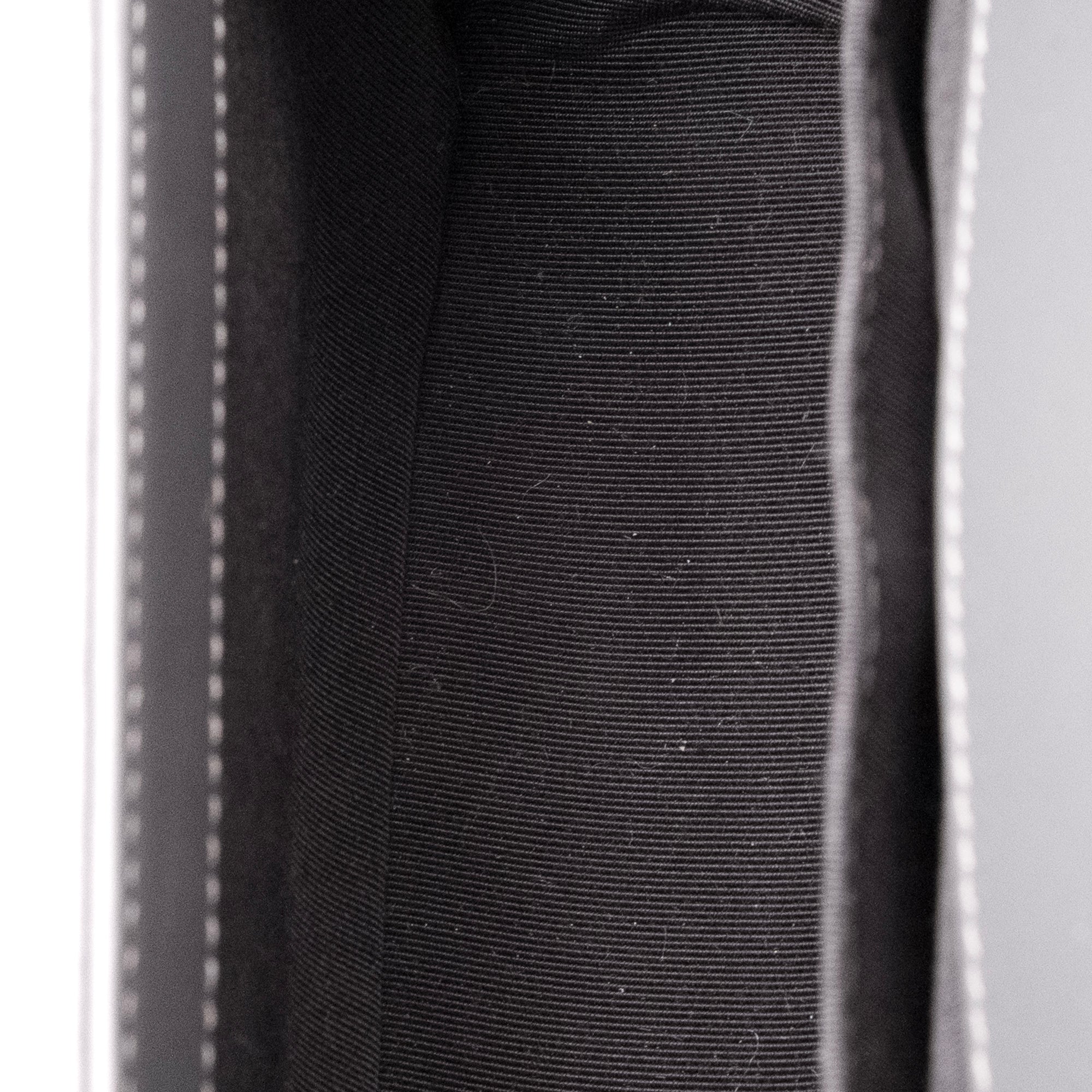 CHANEL - Sac à bandoulière Boy medium Chanel en cuir et tweed gris tweed édition limitée