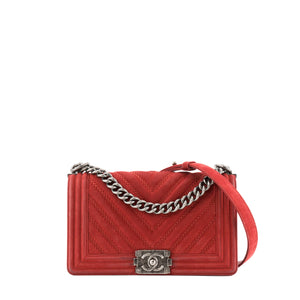 CHANEL - Sac à bandoulière Boy medium Chanel en daim rouge
