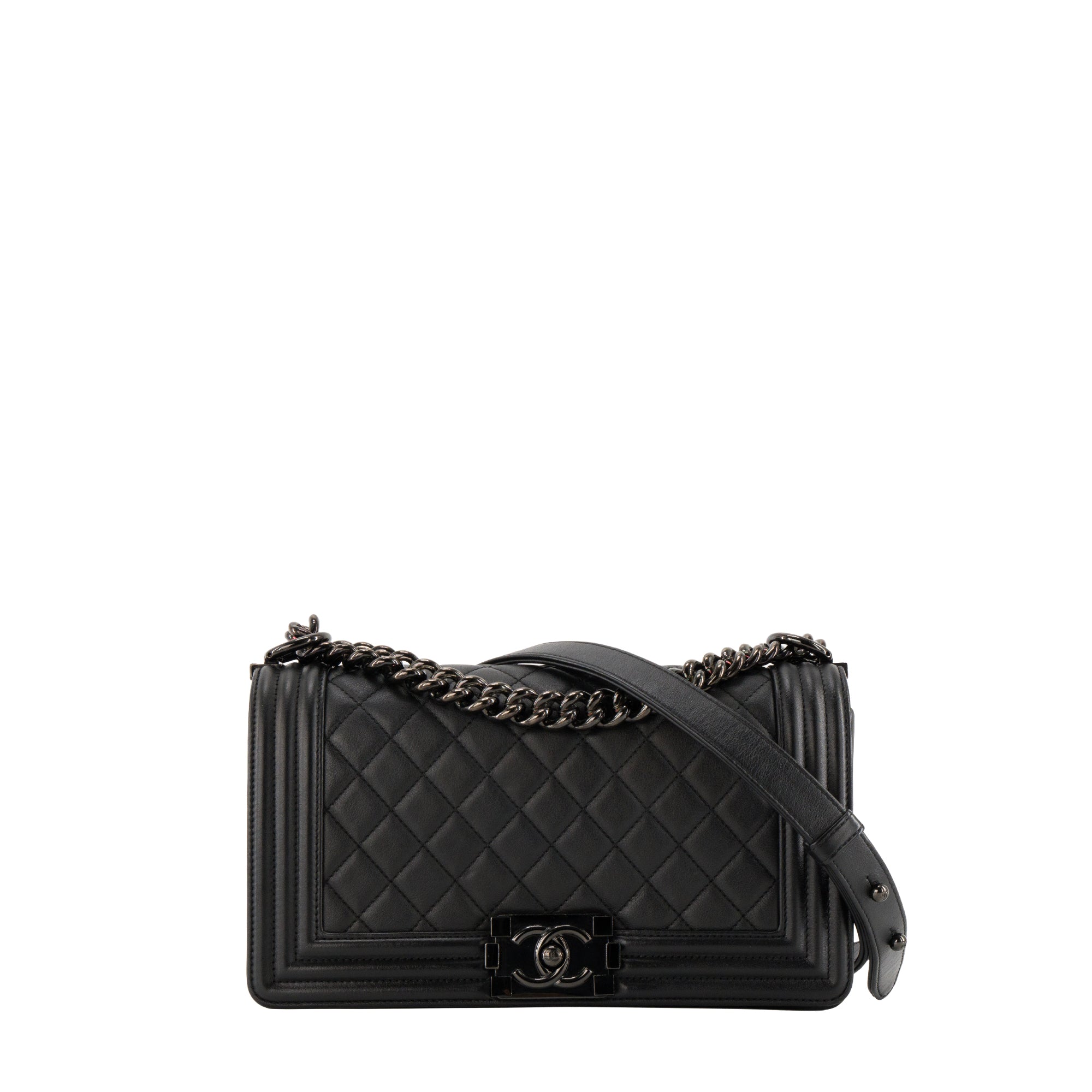 CHANEL - Sac à bandoulière Boy Medium So Black Chanel en cuir lisse noir