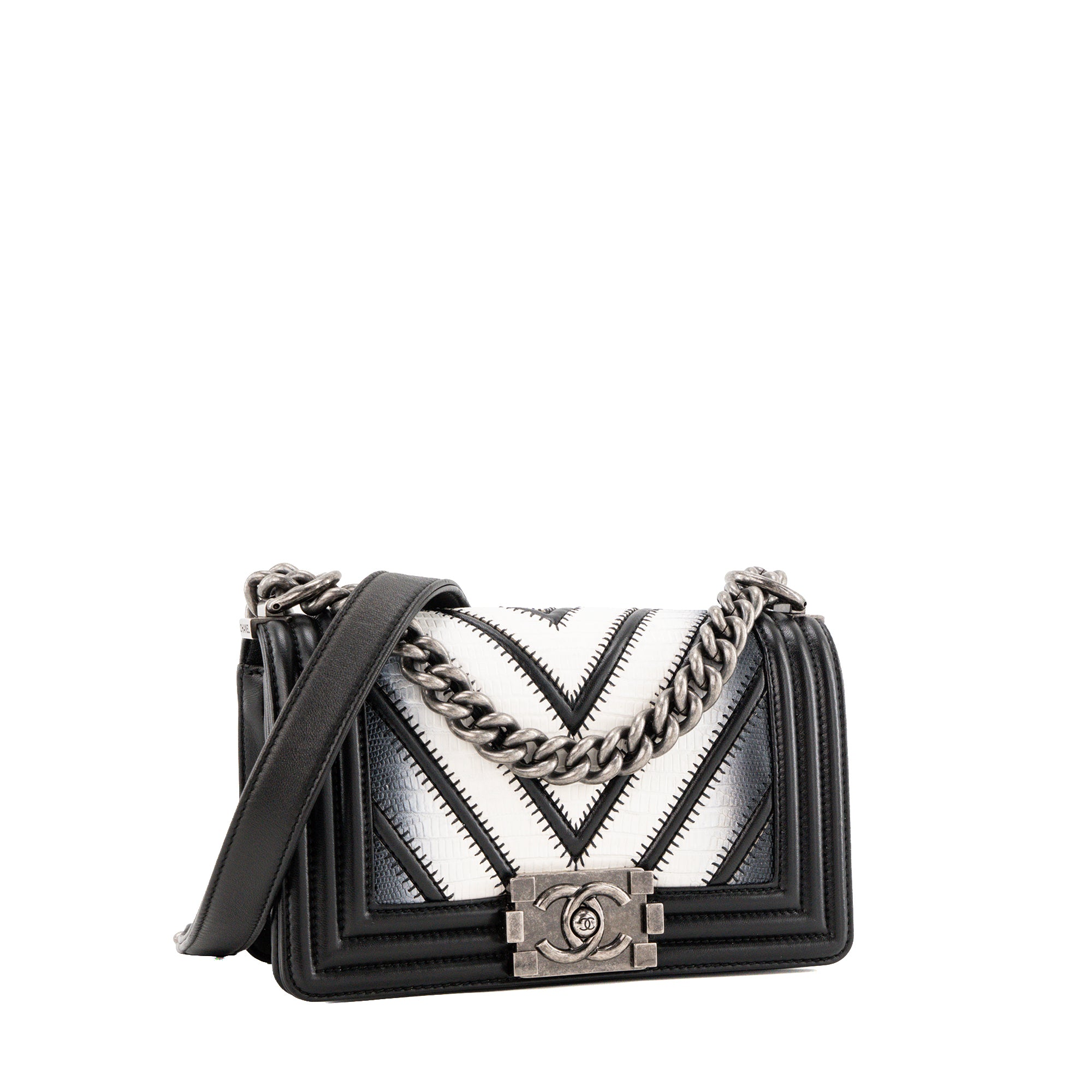 CHANEL - Sac à bandoulière Boy mini Chanel en cuir exotique lézard blanc et cuir lisse noir