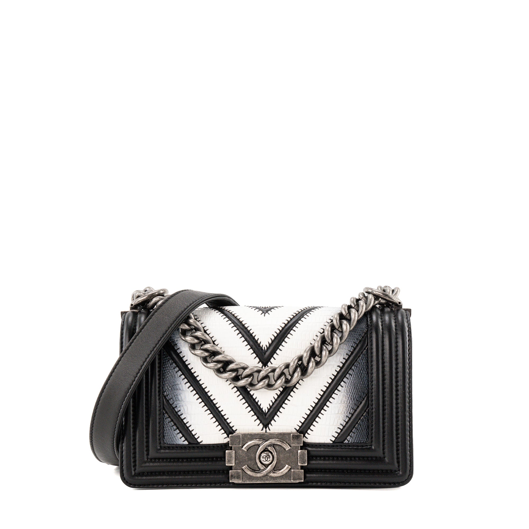 CHANEL - Sac à bandoulière Boy mini Chanel en cuir exotique lézard blanc et cuir lisse noir