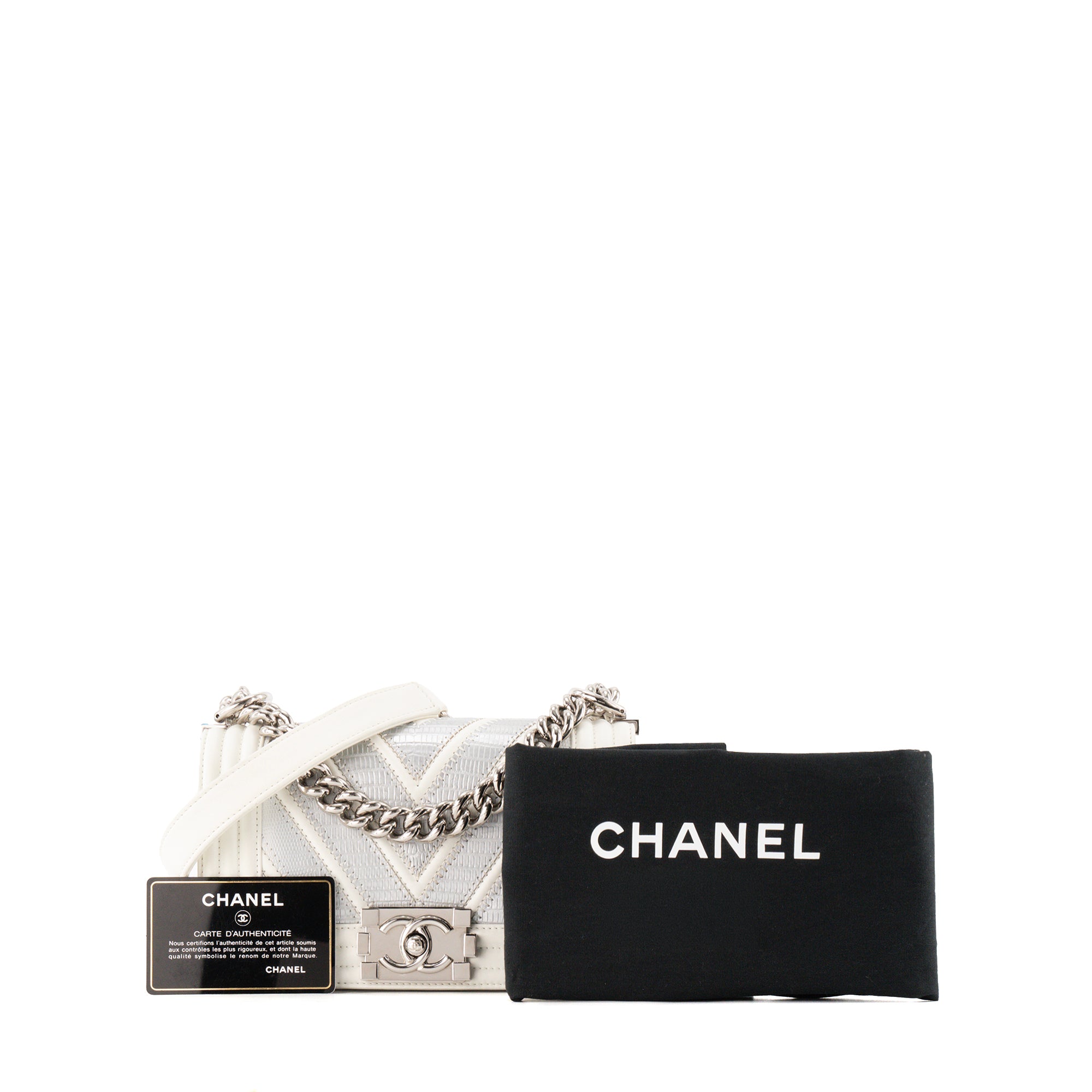 CHANEL - Sac à bandoulière Boy Mini Chanel en cuir lisse blanc et cuir exotique en lézard argenté