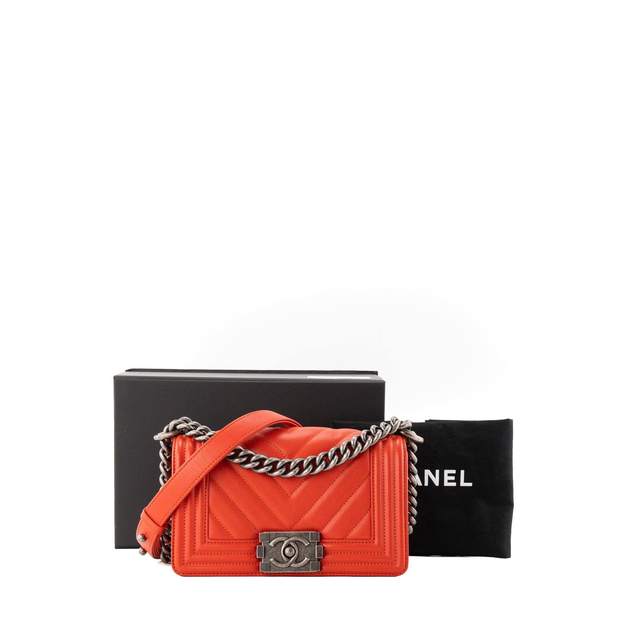 CHANEL - Sac à bandoulière Boy mini Chanel en cuir lisse orange