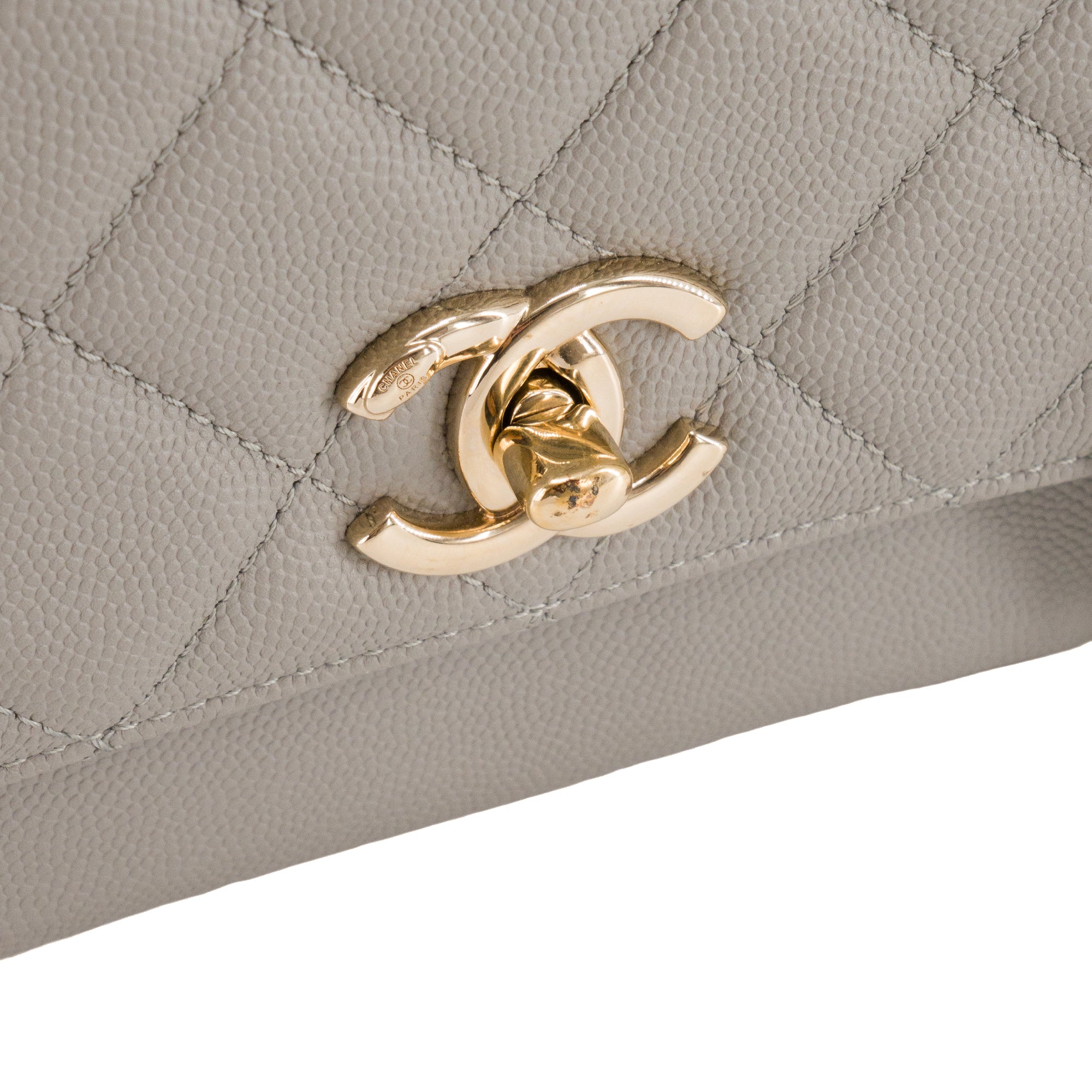 CHANEL - Sac à bandoulière Business Affinity Chanel en cuir caviar gris