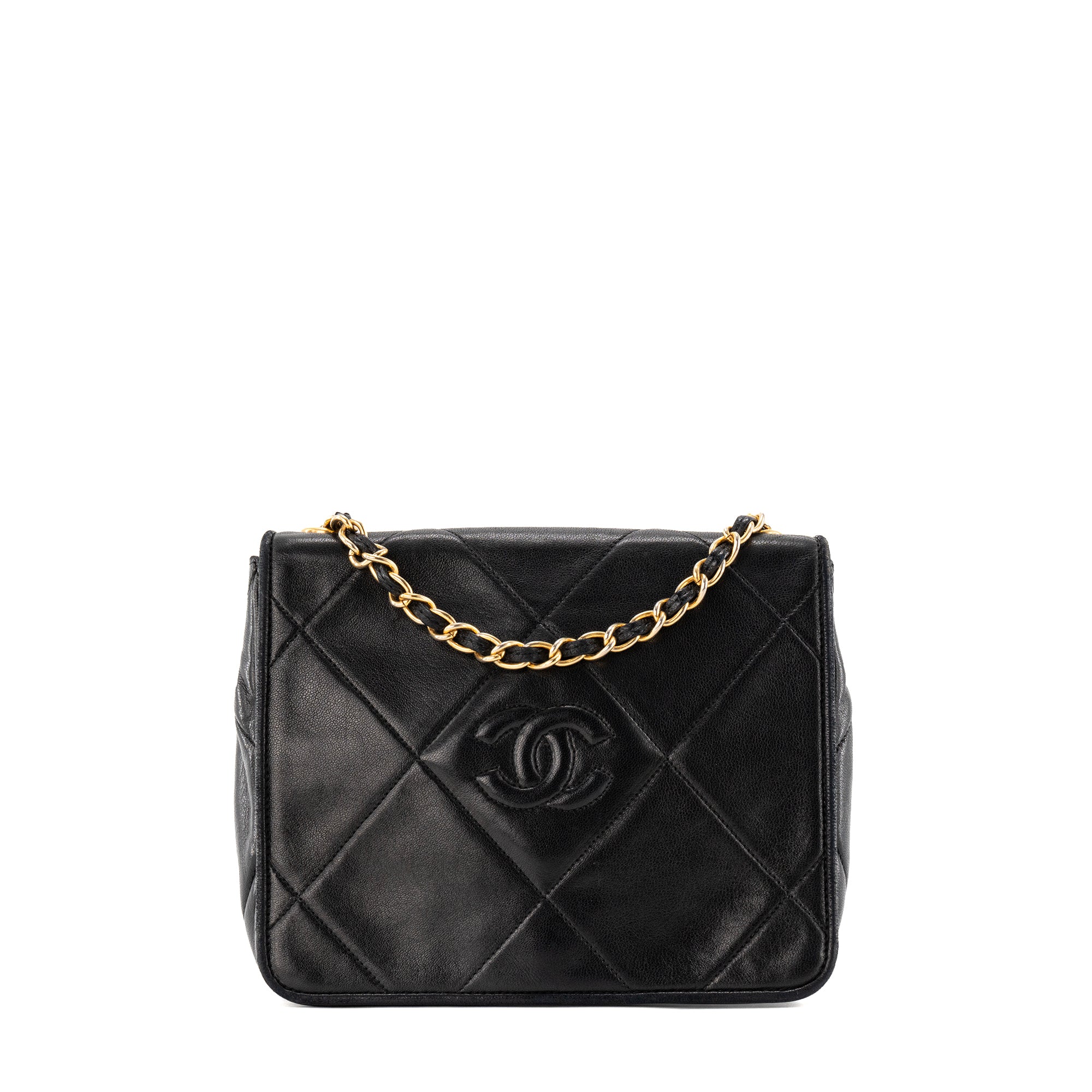 CHANEL - Sac à bandoulière Chanel en cuir lisse noir vintage