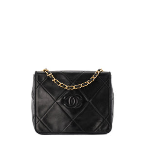 CHANEL - Sac à bandoulière Chanel en cuir lisse noir vintage