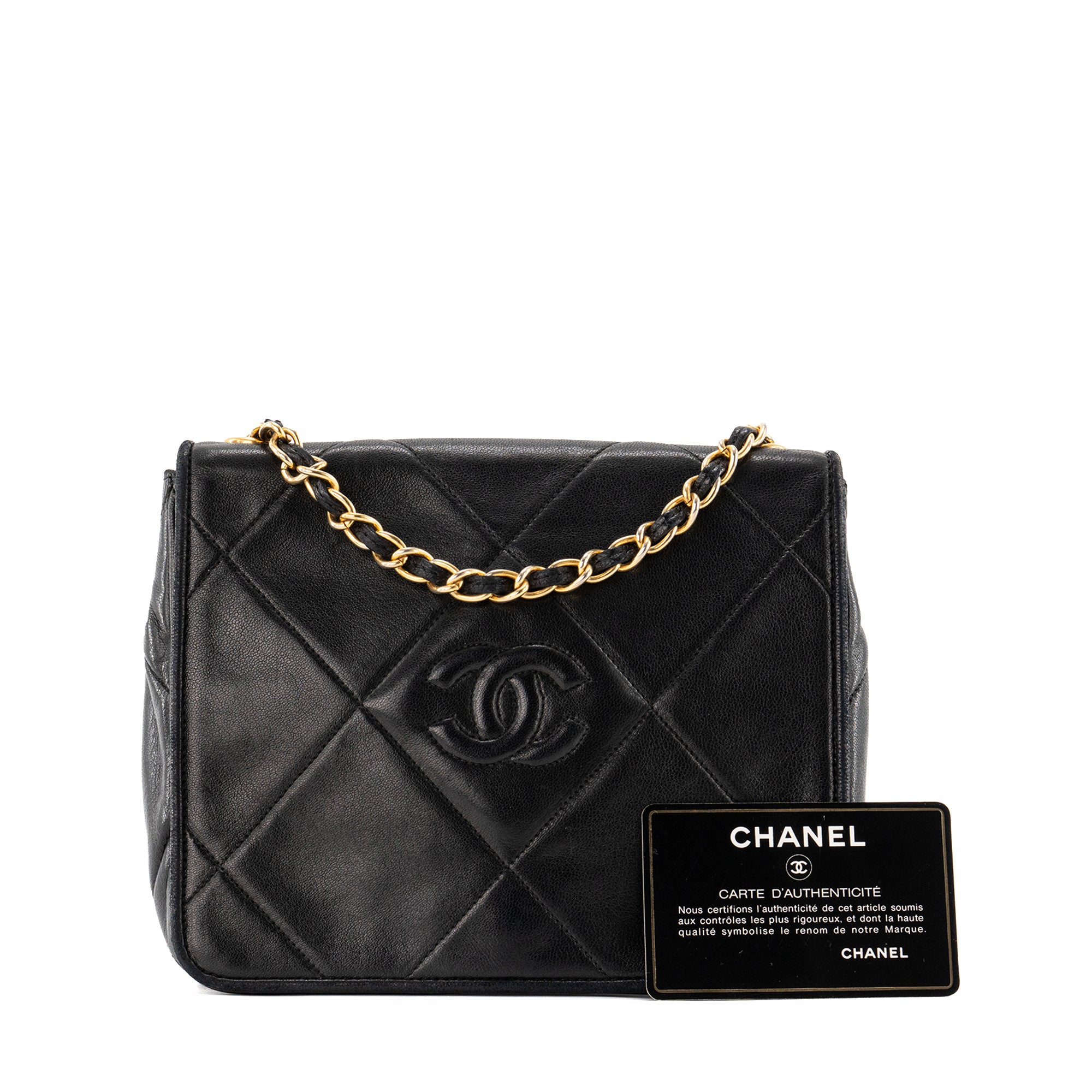 CHANEL - Sac à bandoulière Chanel en cuir lisse noir vintage