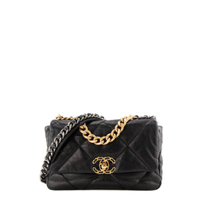 CHANEL - Sac à bandoulière Chanel 19 en cuir lisse noir