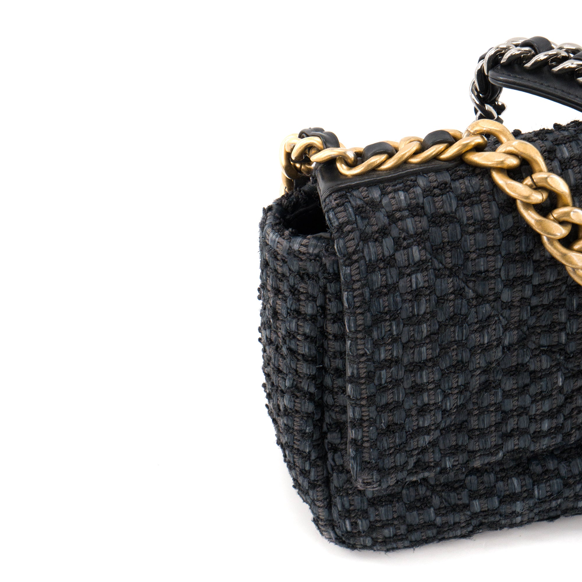 CHANEL - Sac à bandoulière Chanel 19 en raphia et tweed bleu marine et noir