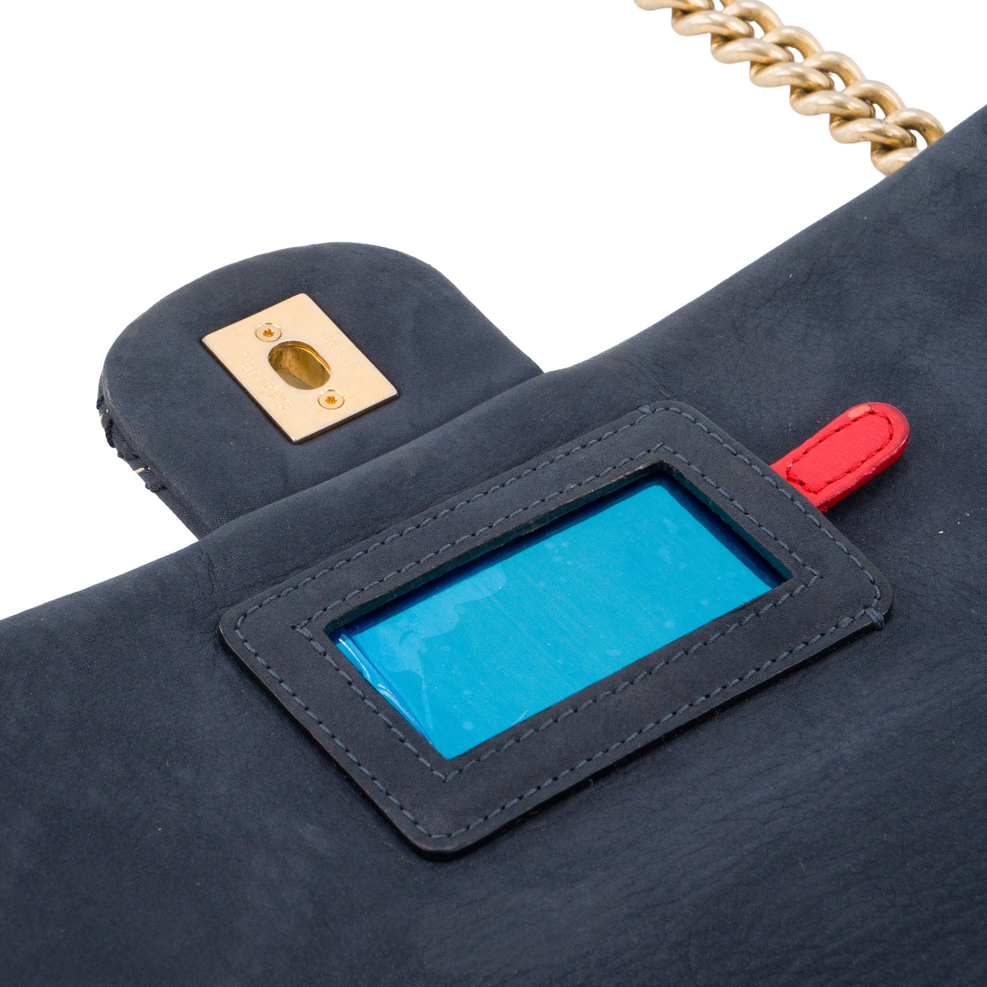 CHANEL - Sac à bandoulière Chanel en cuir bleu marine iridescent édition limitée