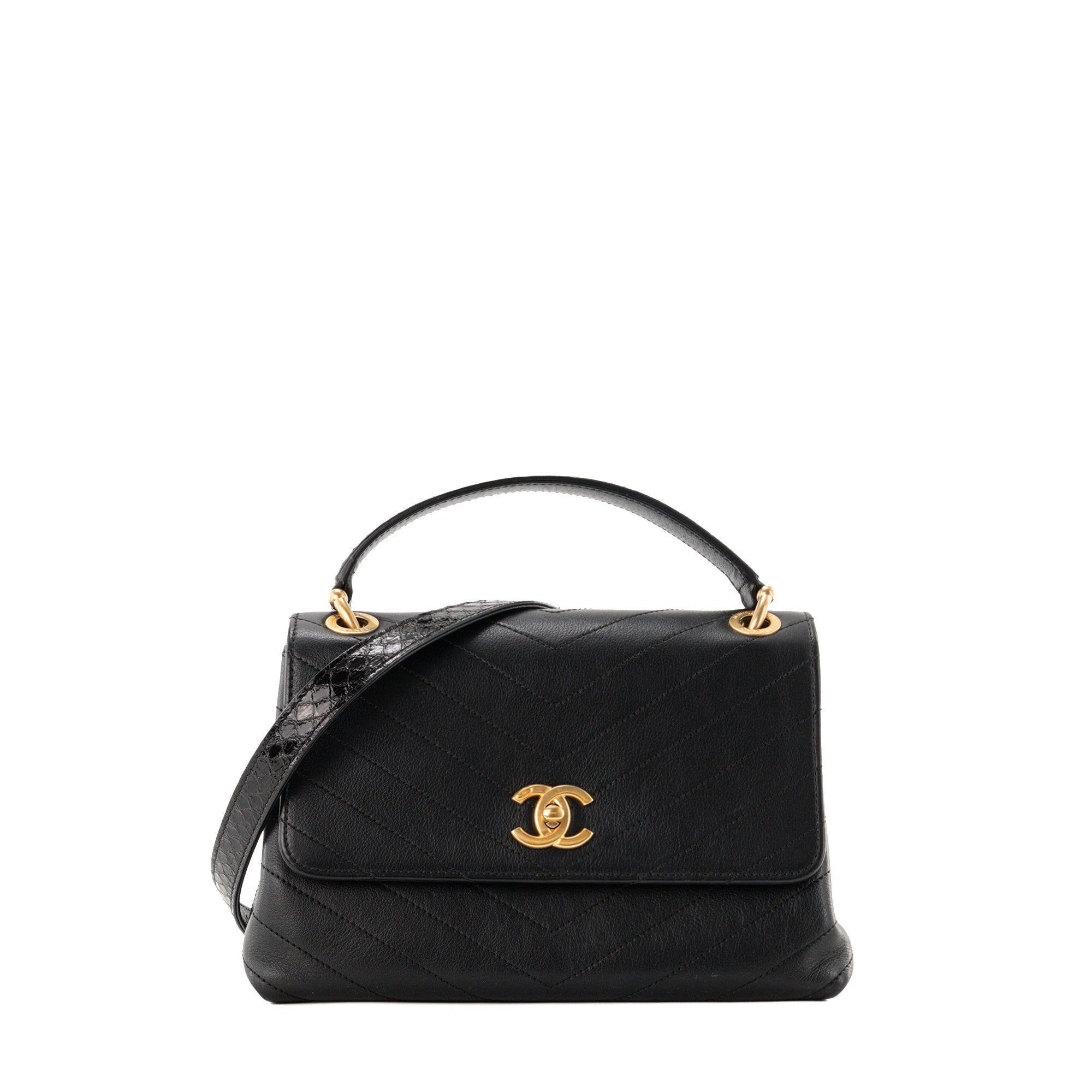 CHANEL - Sac à bandoulière Chevron Chic Top Handle Flap Bag Medium Chanel en cuir chevron et cuir exotique python noir