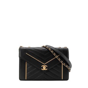 CHANEL - Sac à bandoulière Chevron Flap Chanel en cuir lisse noir édition limitée
