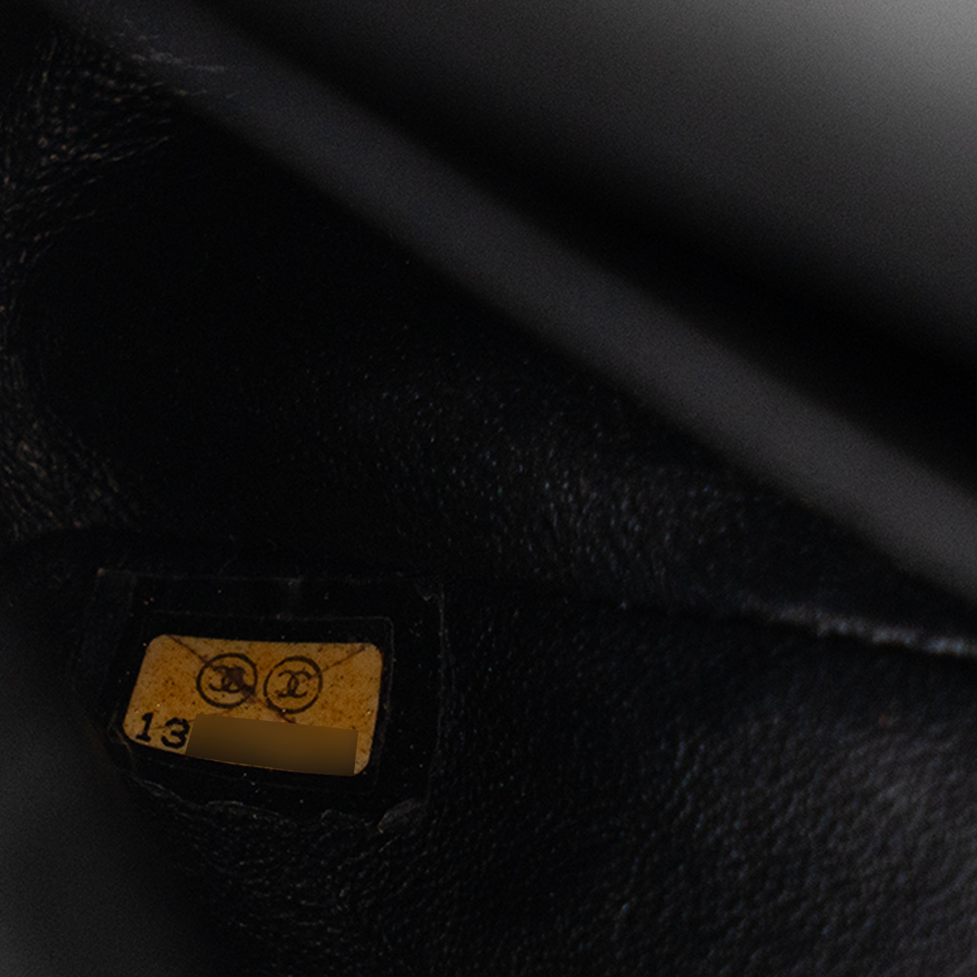 CHANEL - Sac à bandoulière Classique/Timeless 11.12 Chanel en cuir caviar noir