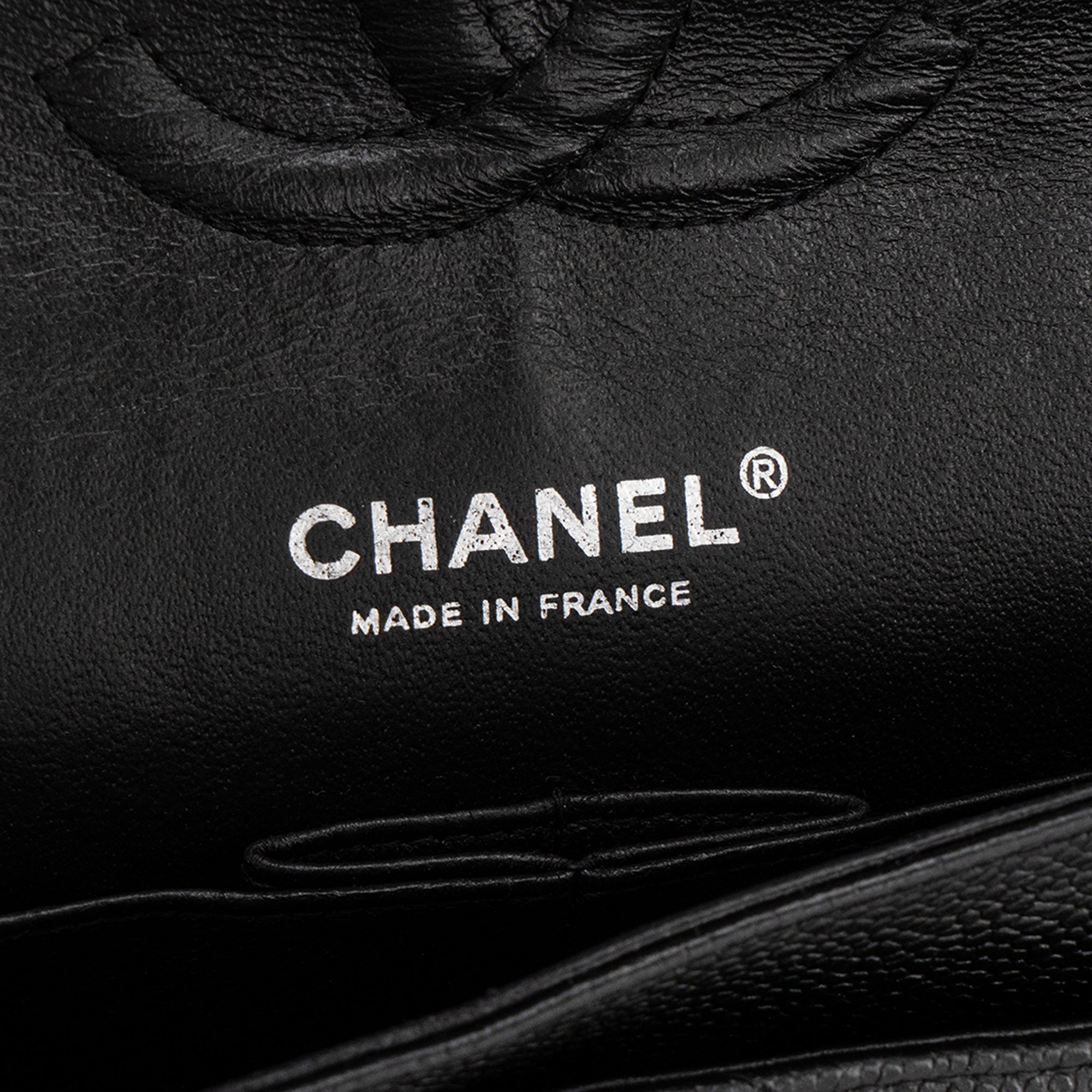 CHANEL - Sac à bandoulière Classique/Timeless 11.12 Chanel en cuir caviar noir