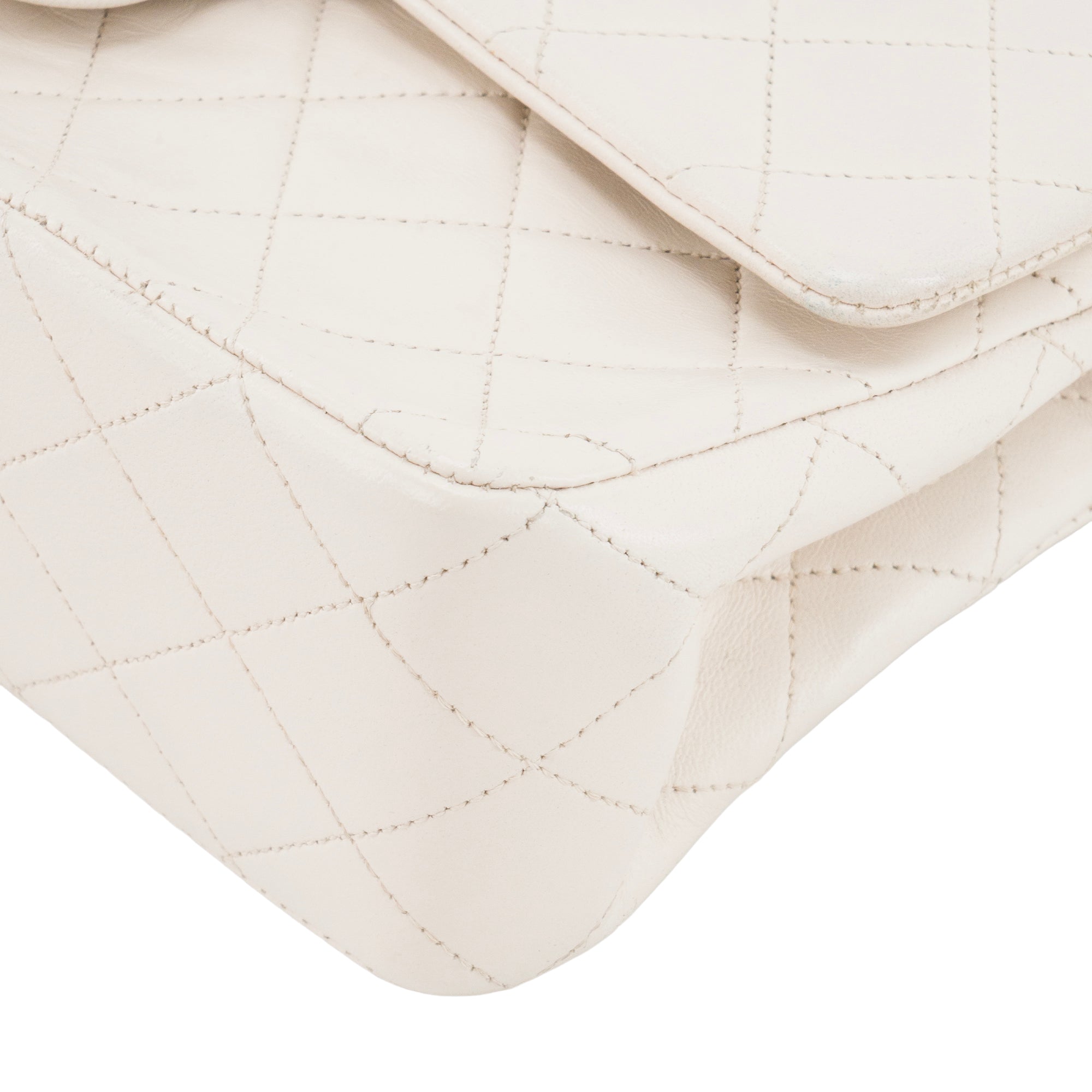 CHANEL - Sac à bandoulière Classique/Timeless 11.12 Chanel en cuir lisse blanc vintage