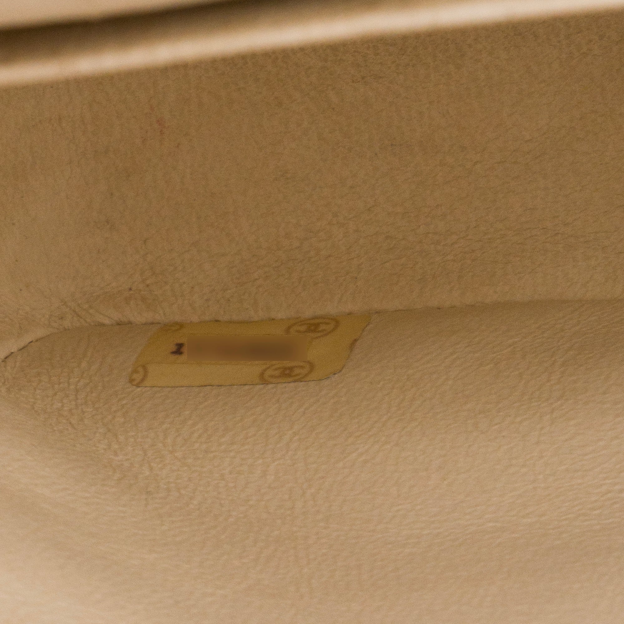 CHANEL - Sac à bandoulière Classique/Timeless 11.12 Chanel en cuir lisse blanc vintage