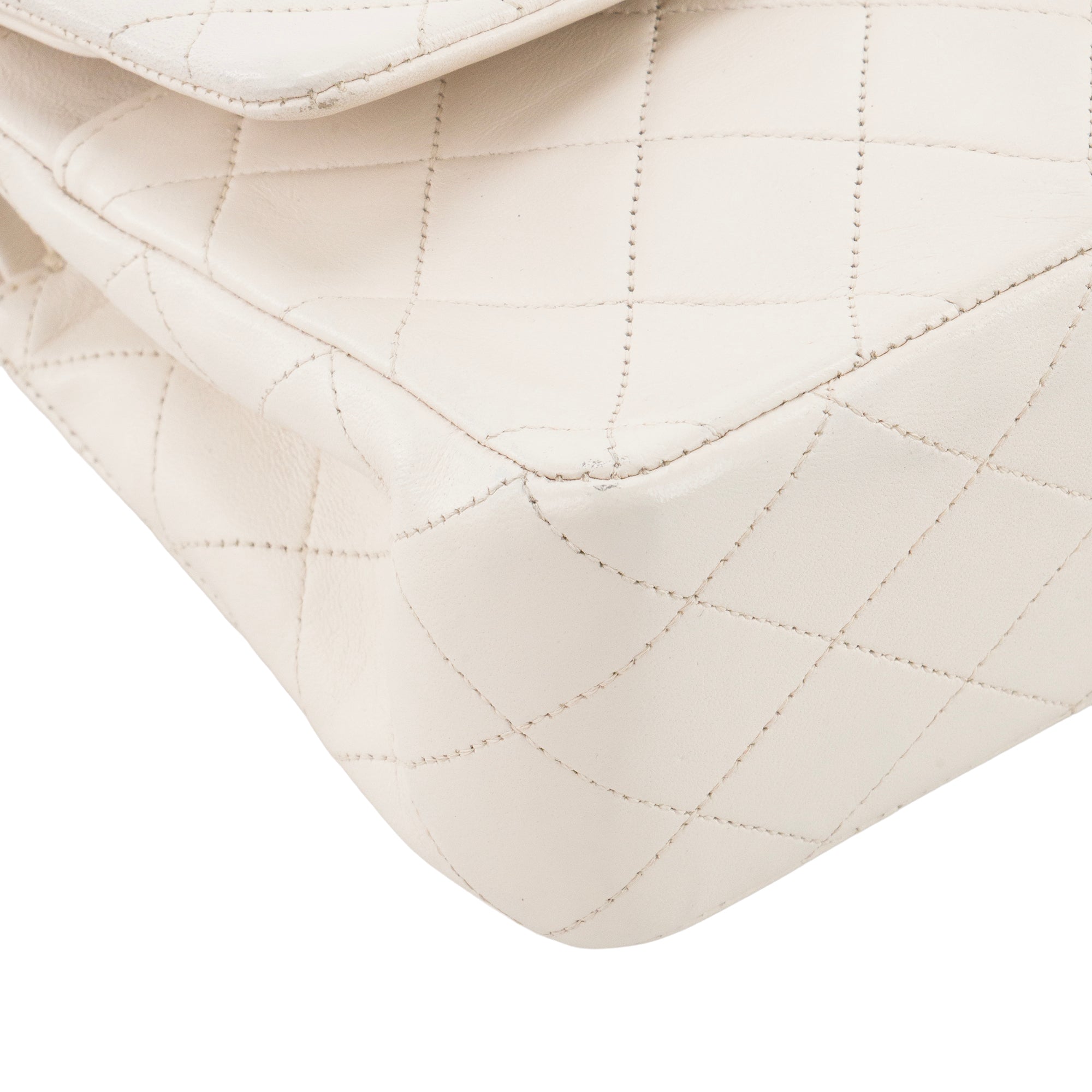 CHANEL - Sac à bandoulière Classique/Timeless 11.12 Chanel en cuir lisse blanc vintage