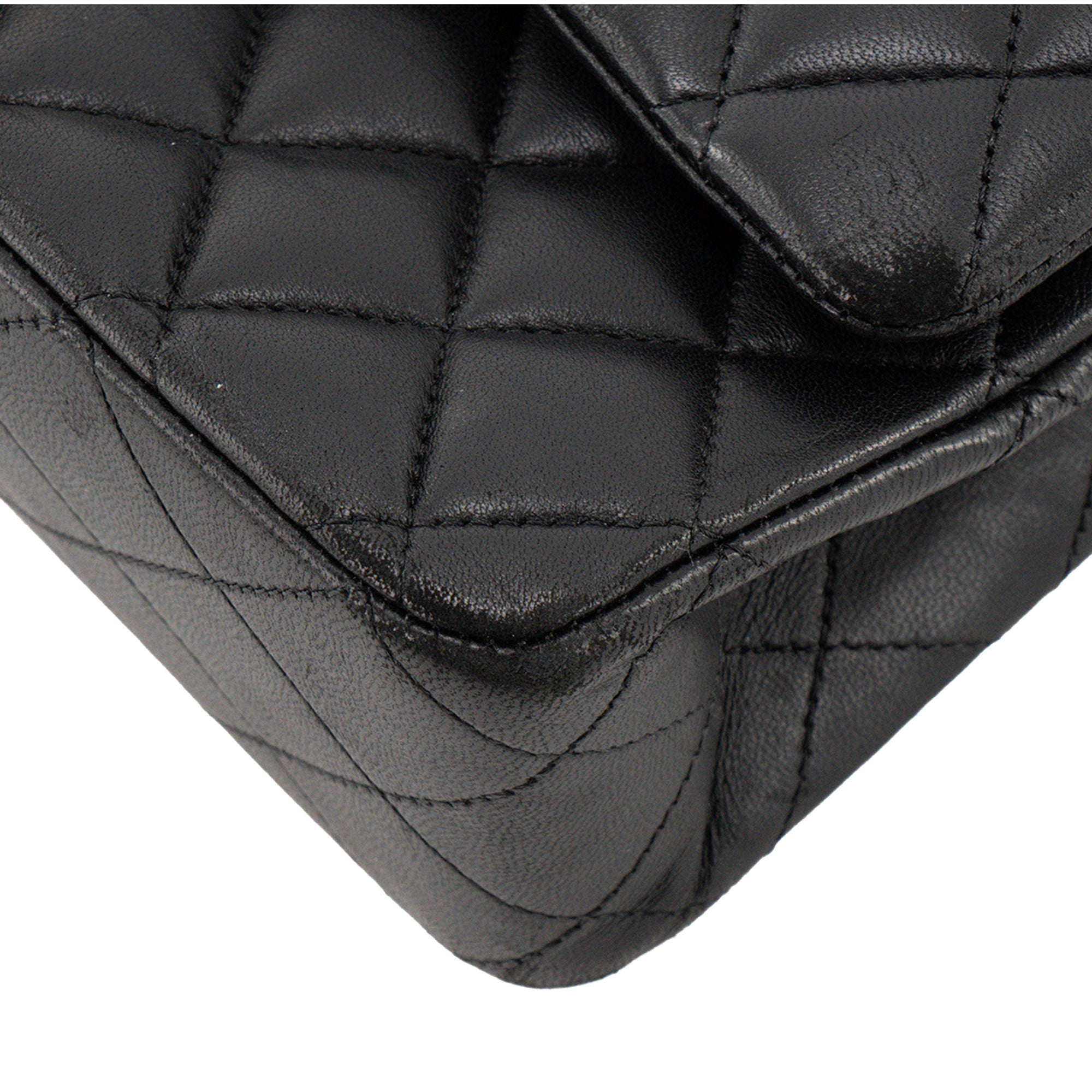 CHANEL - Sac à bandoulière Classique/Timeless 11.12 Chanel en cuir lisse noir