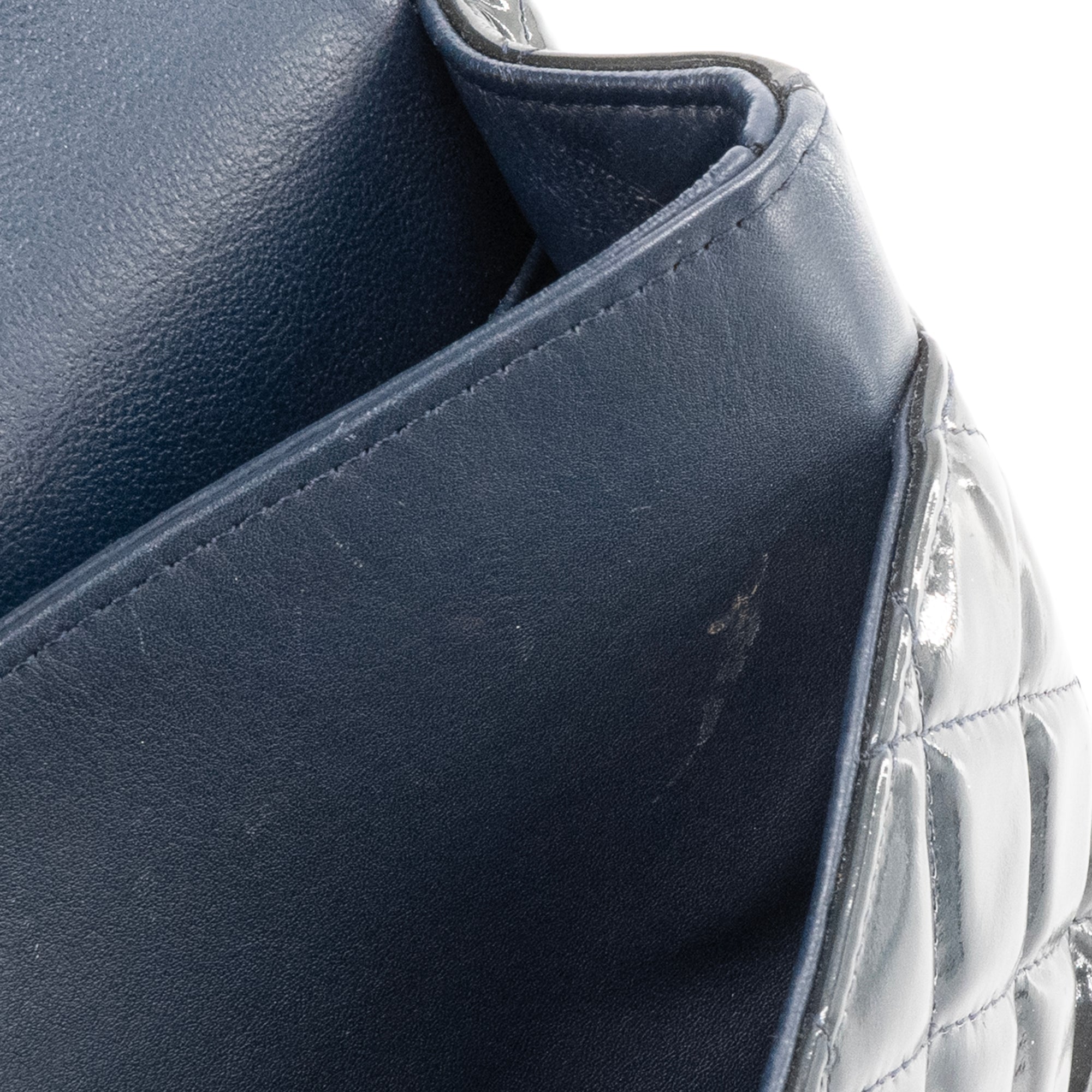 CHANEL - Sac à bandoulière Classique/Timeless 11.12 Chanel en cuir verni vert