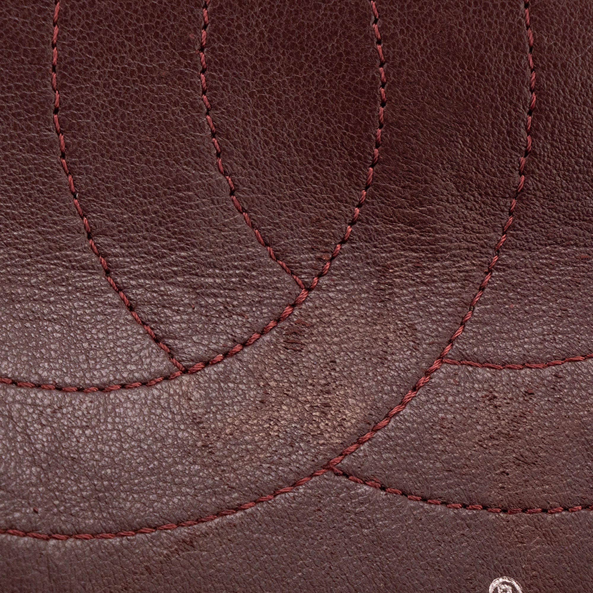 CHANEL - Sac à bandoulière 2.55 Chanel en cuir froissé noir