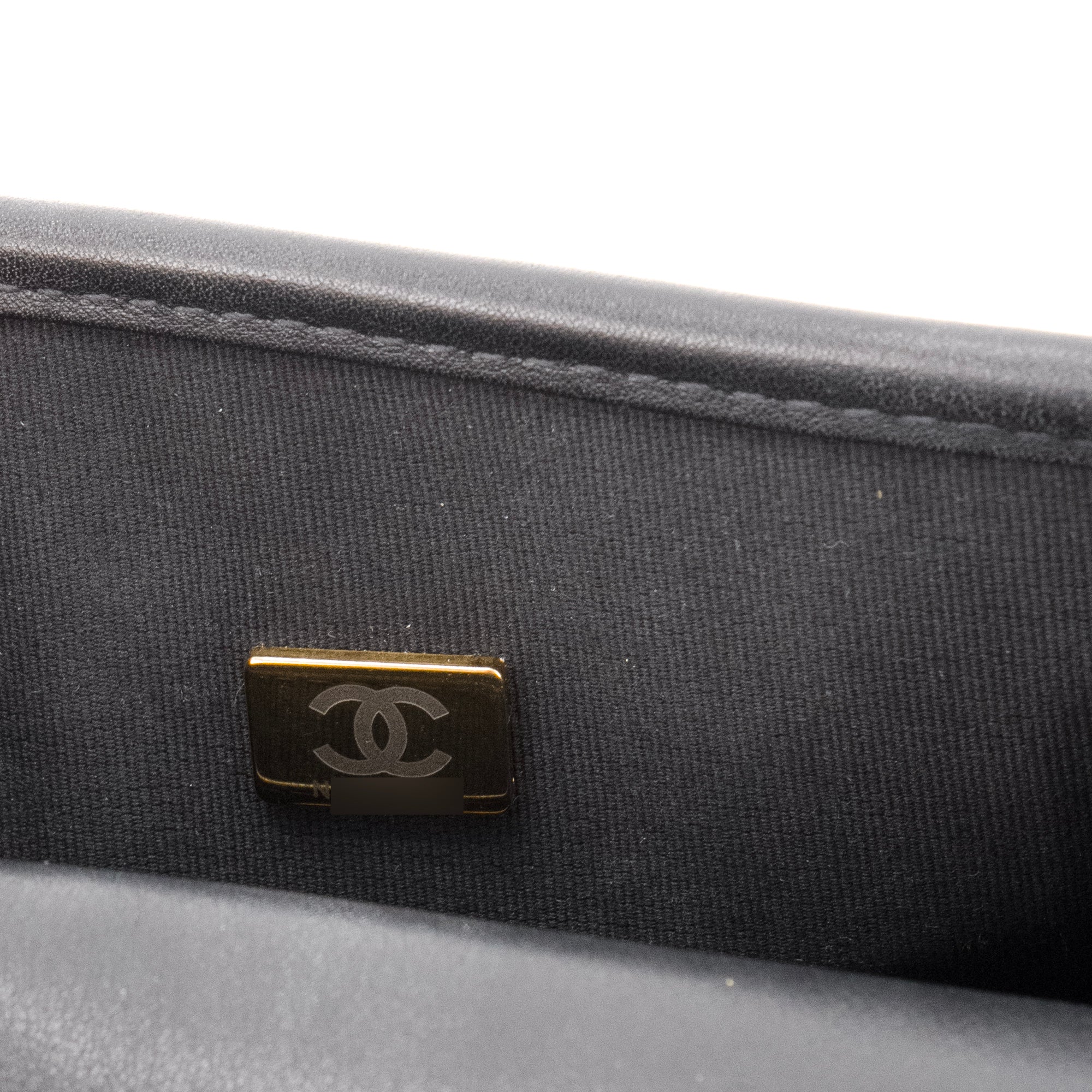 CHANEL - Sac à bandoulière Classique/Timeless Chanel en tweed et cuir noir